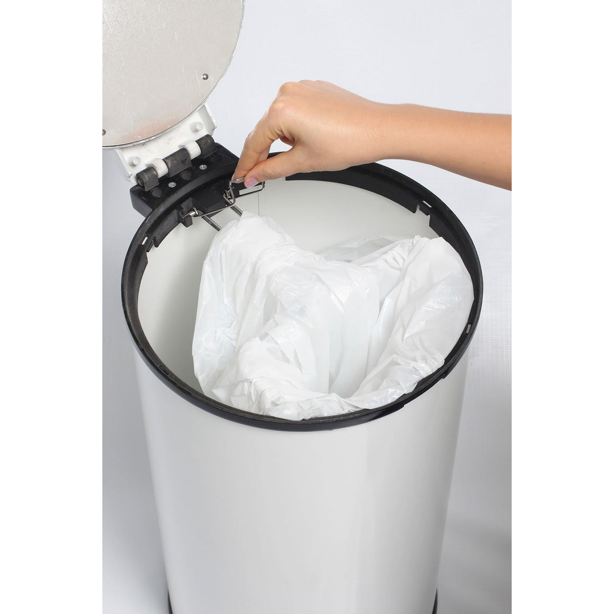 Bubula Step Premium Steel Diaper Waste Pail w/Air Tight Lid Lock, White (Used)