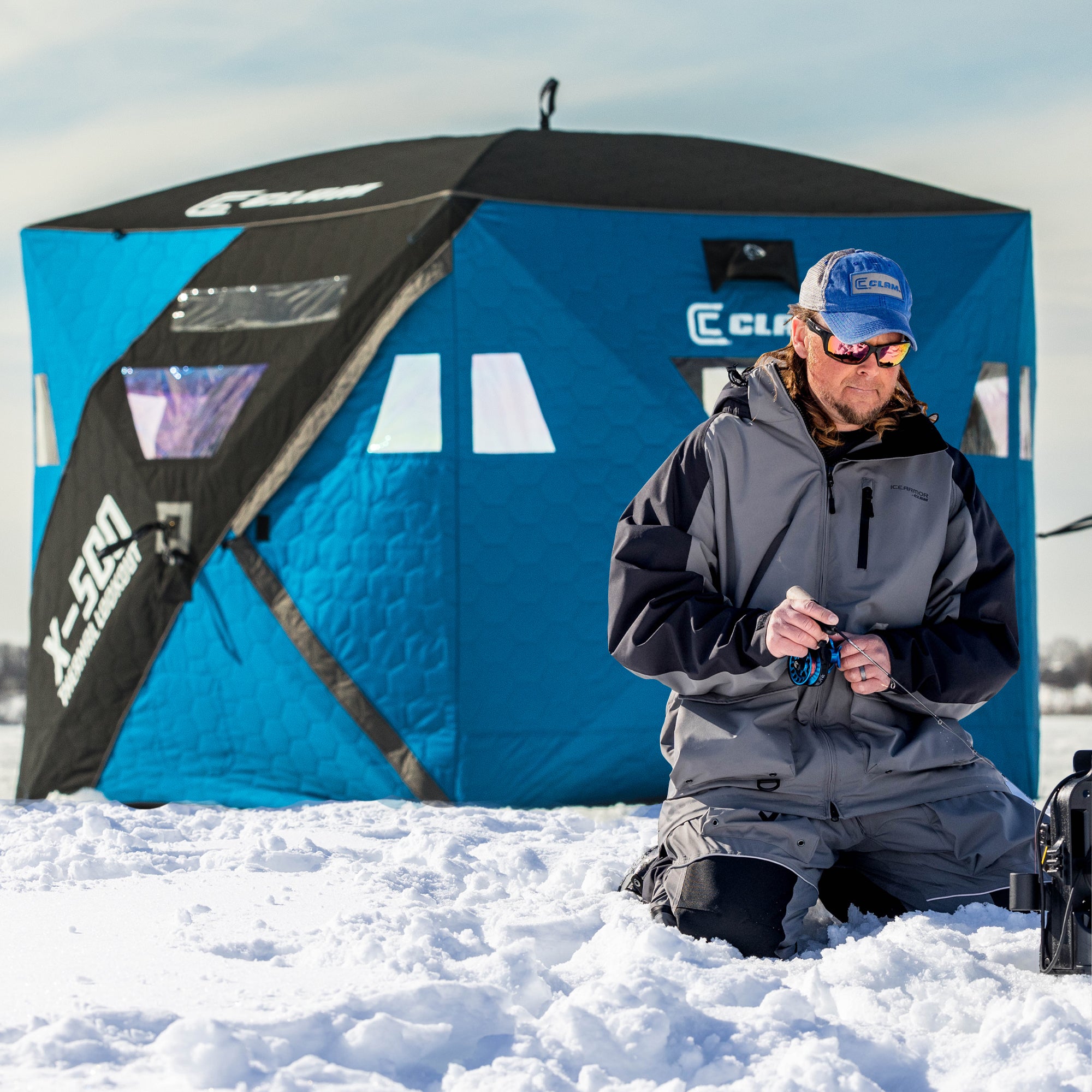 CLAM Portable 9 Ft 5 Person Ice Fishing Thermal Hub Shelter Tent (Open Box) - VMInnovations