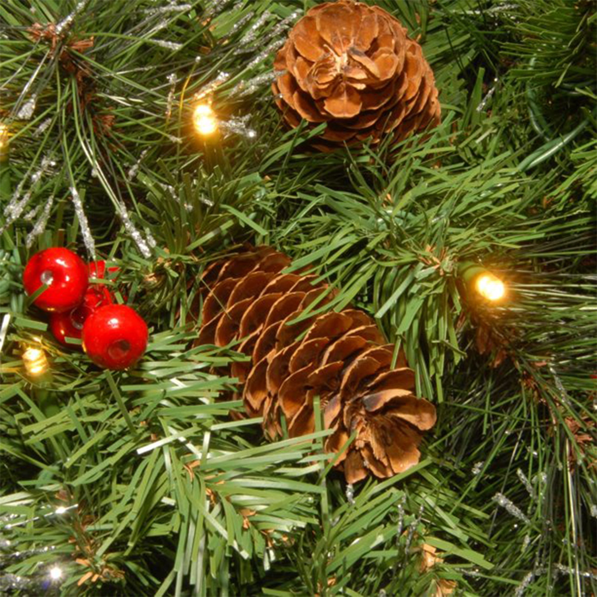 National Tree Company Crestwood Spruce 30" Pre-Lit Wreath w/ Pinecones, Berries - VMInnovations