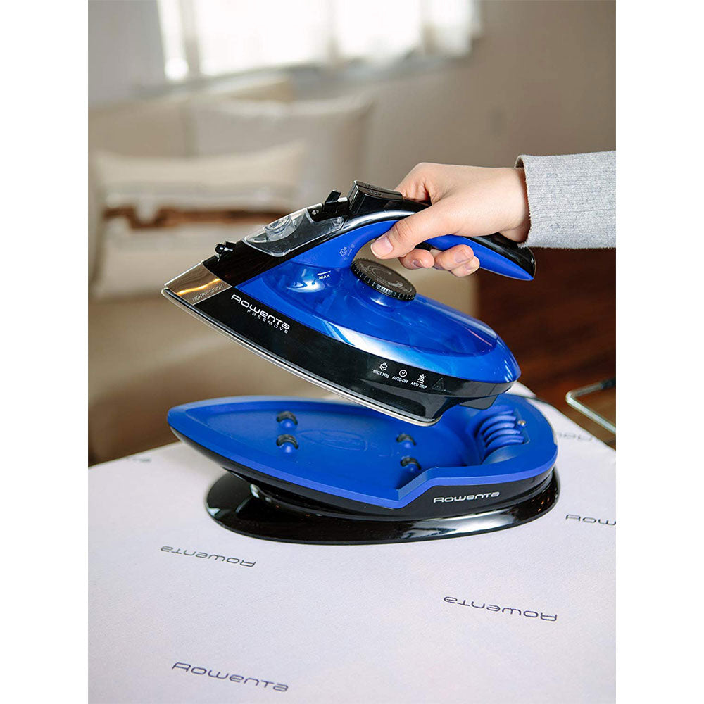 Rowenta Freemove 1,500 Watt Cordless Anti-Drip Clothes Steam Iron (Open Box)