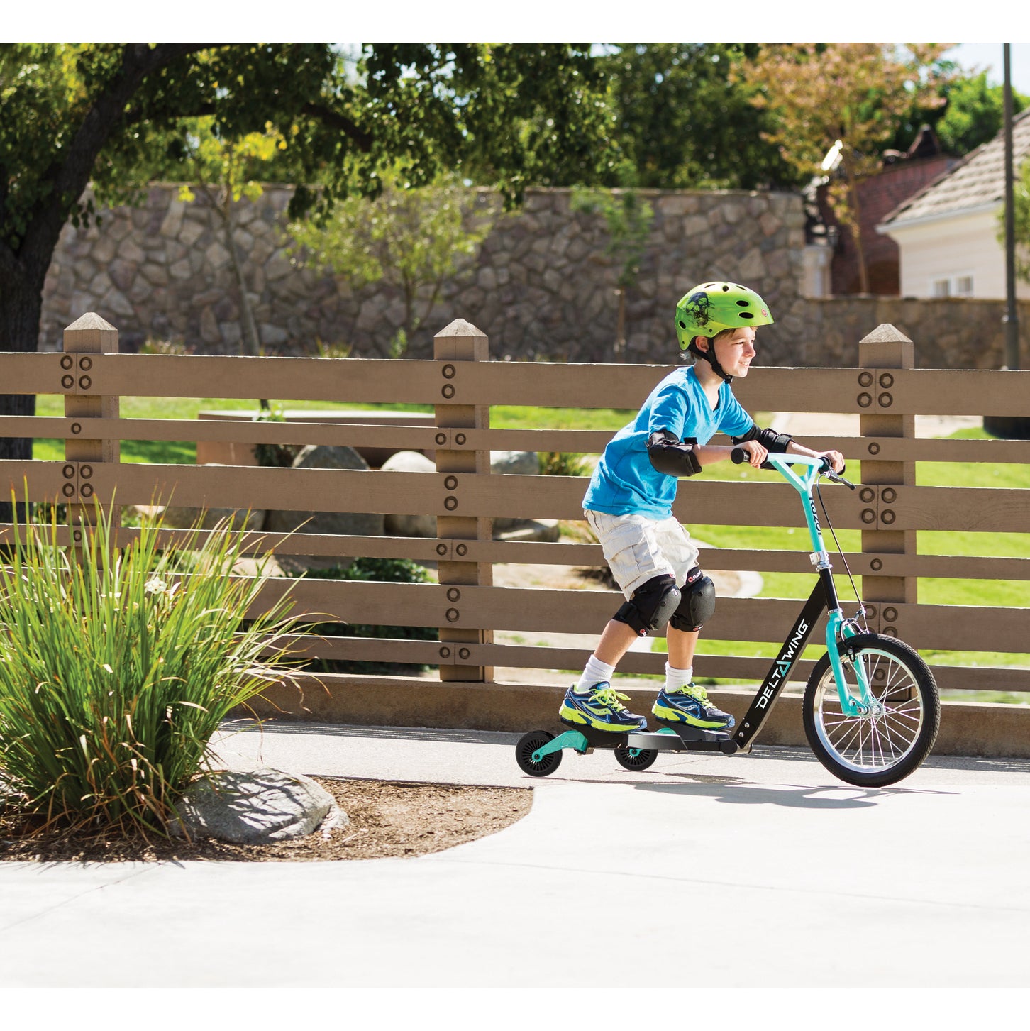 Razor DeltaWing Scooter 3-Wheel Motion Drop Handlebar, Teal & Black (Open Box)