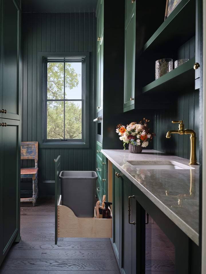 Rev-A-Shelf Single Pullout Trash Can 35 qt. w/ Soft-close Slides, 4WCSC-1535DM-1