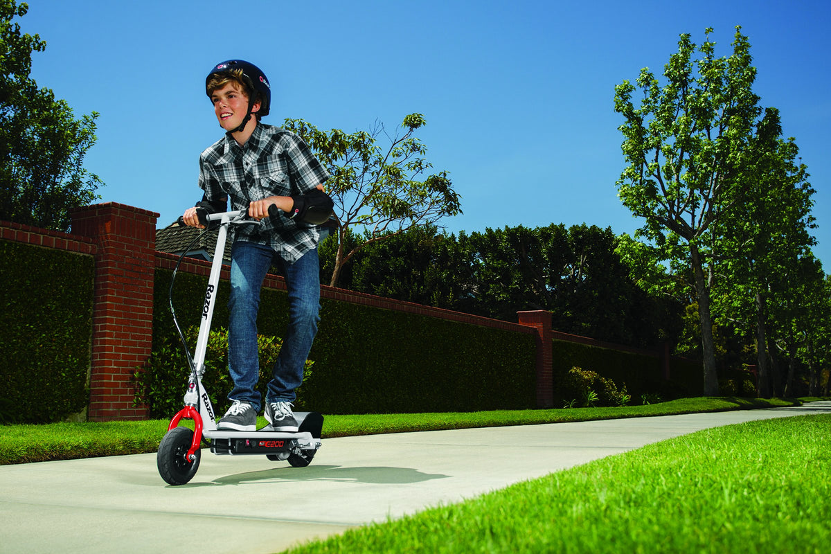 Razor Electric Scooter for Teens, Adults, 8” Pneumatic Tires (Open Box) - VMInnovations
