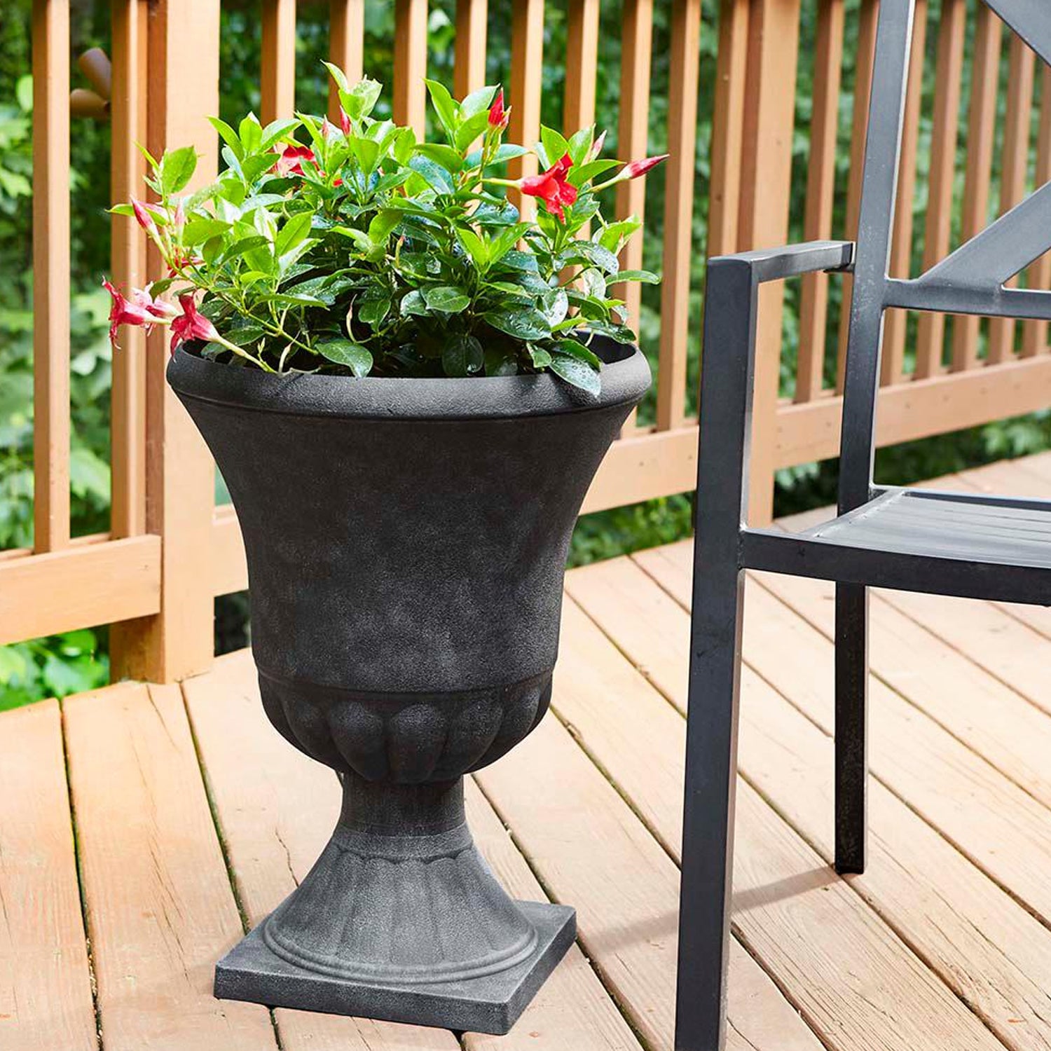Southern Patio Winston 16 Inch Diameter Resin Outdoor Planter, Black (Open Box) - VMInnovations