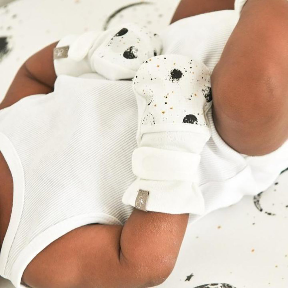 Goumikids Soft Organic Stay On No Scratch Baby Infant Mitts, 0-3M Many Moons - VMInnovations