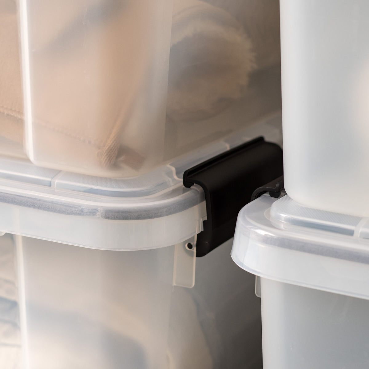 IRIS USA 19-Quart Plastic WEATHERTIGHT Clear Storage Box & Lid, 6 Pack(Open Box)