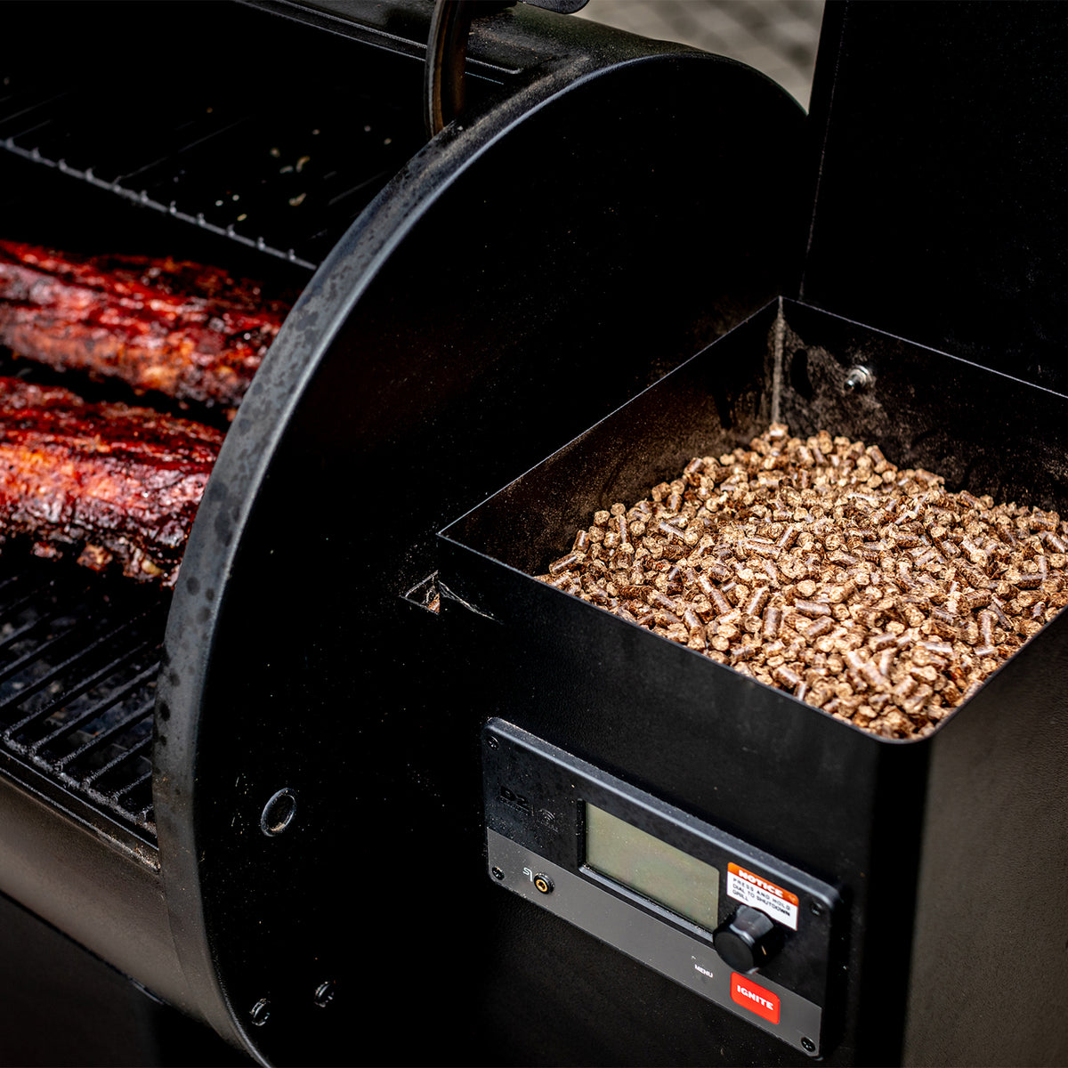 Bear Mountain BBQ Premium All Natural Wood Mesquite Smoker Pellets, 40 Pounds (Refurbished)