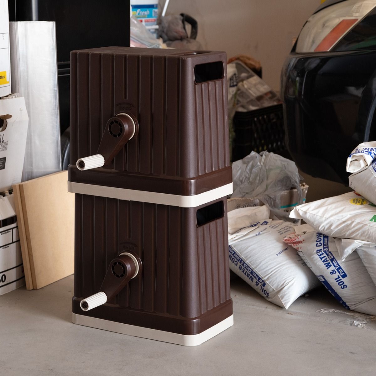 IRIS USA FHEX-15 49.21 Foot Rectangular Retractable Hose Reel with Nozzle, Brown
