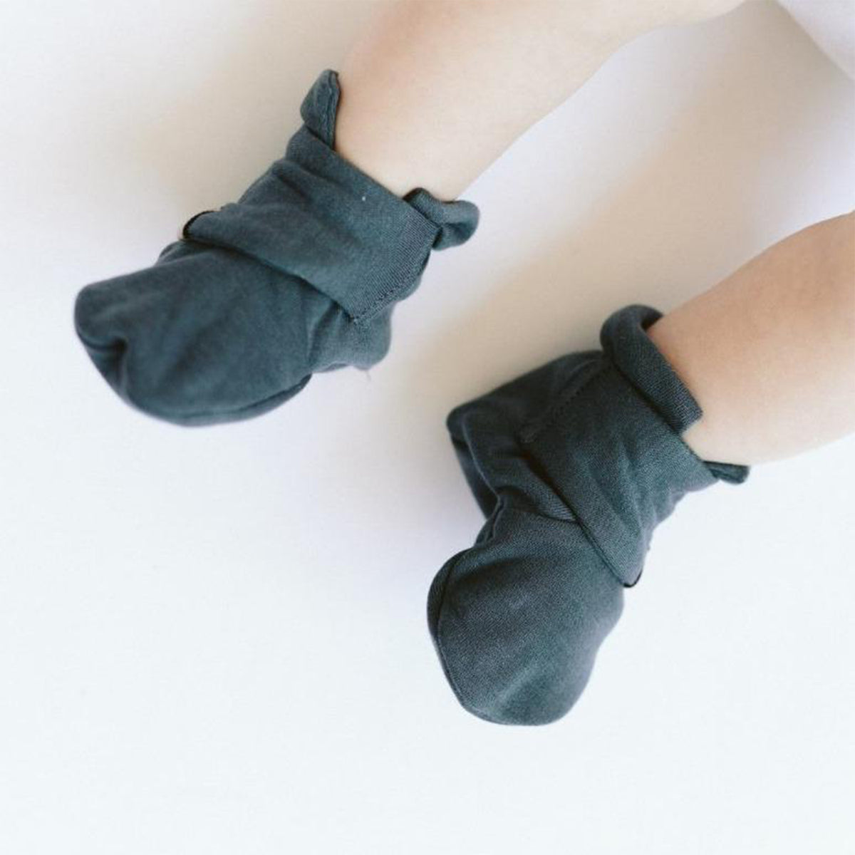 Goumikids 0-3M Soft Organic Stay On Baby Mitt & Bootie Newborn Bundle, 2 Pack - VMInnovations