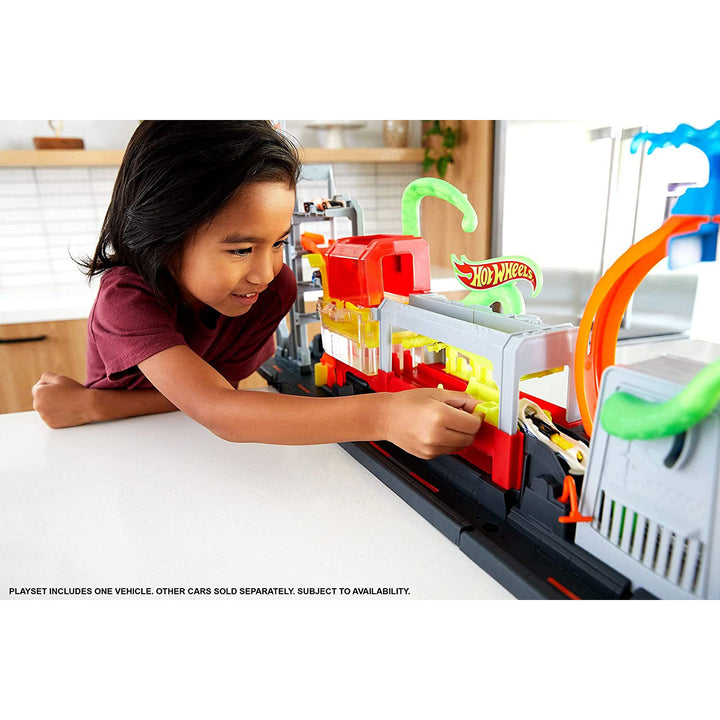 Hot Wheels City Octo Car Wash Playset w/Color Changing Car, Ages 4+ (For Parts)