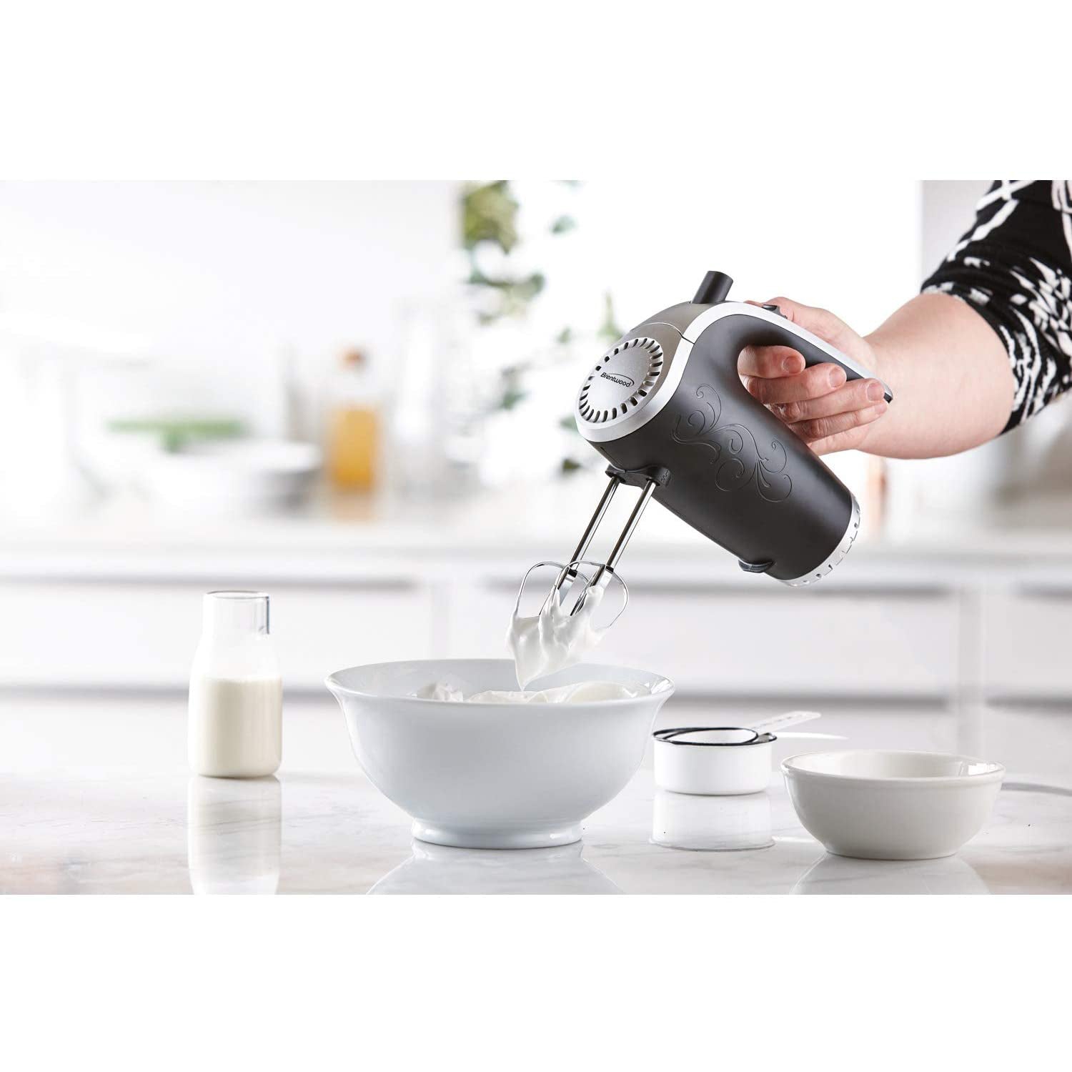 Brentwood HM-44 5 Speed Electric Kitchen Egg Beater Mixer, Black (Open Box) - VMInnovations