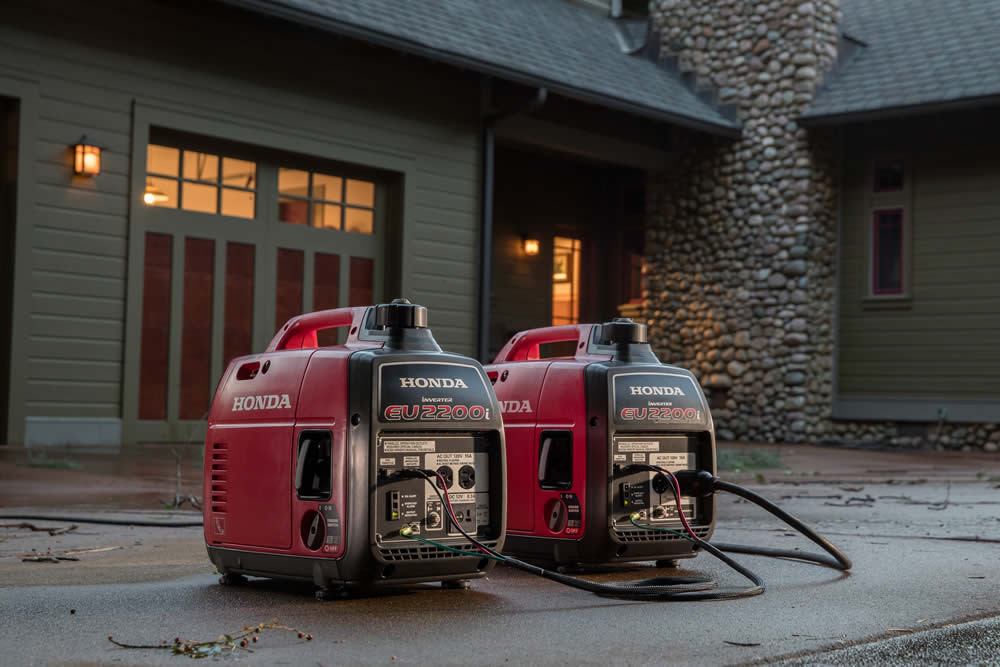 Honda 2200 Watt Super Quiet Inverter Portable Gas Powered Generator (Used)