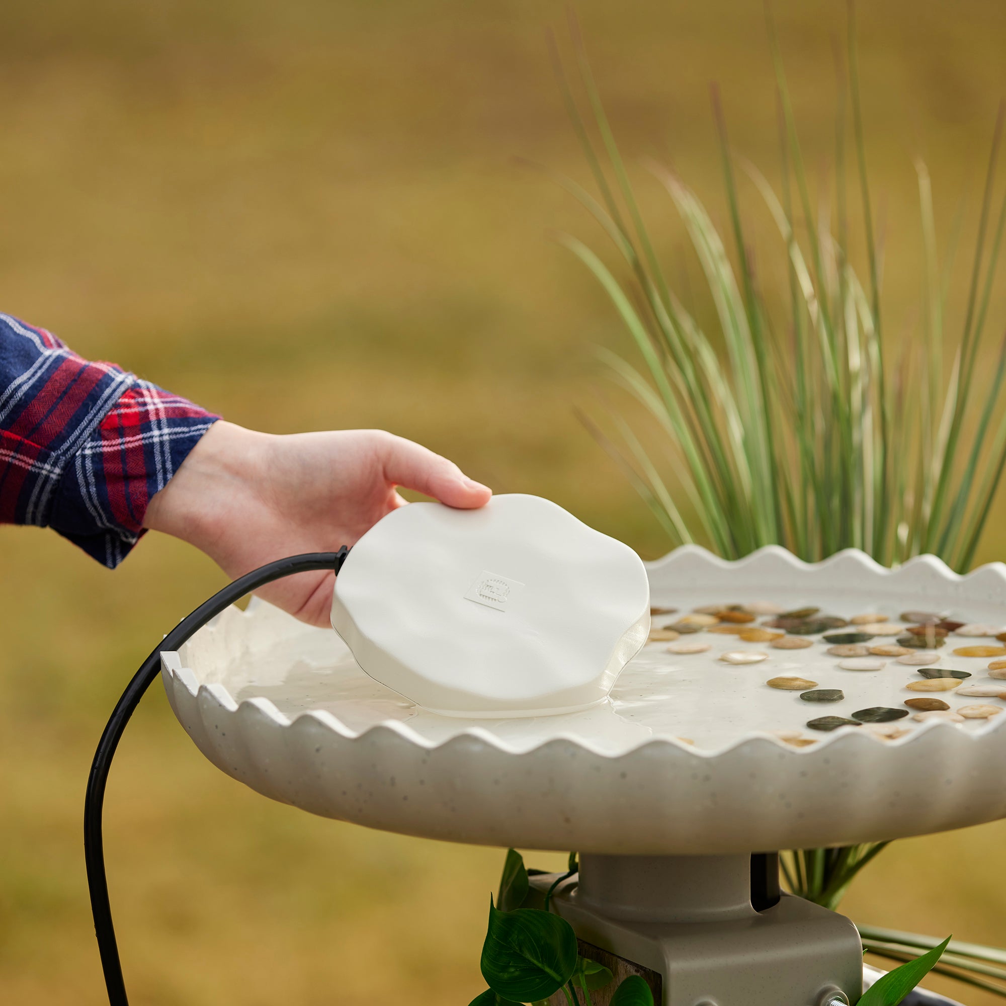 Farm Innovators Decorative Heated Rock Bird Bath De-Icer, 75 Watts, Beige (Used) - VMInnovations