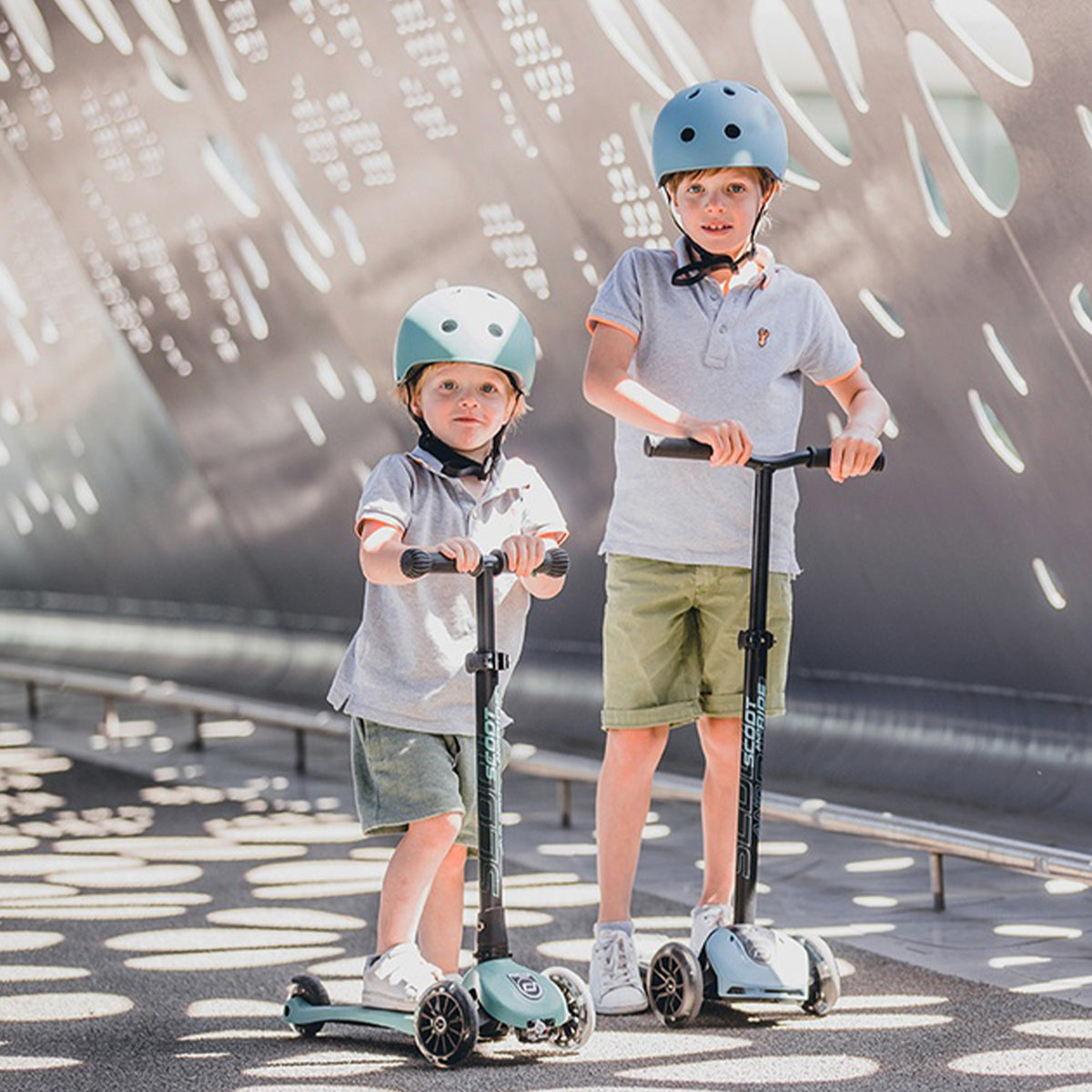 Scoot & Ride 5 Kid & Teen Adjustable Kick Scooter, LED Wheels(Open Box) - VMInnovations