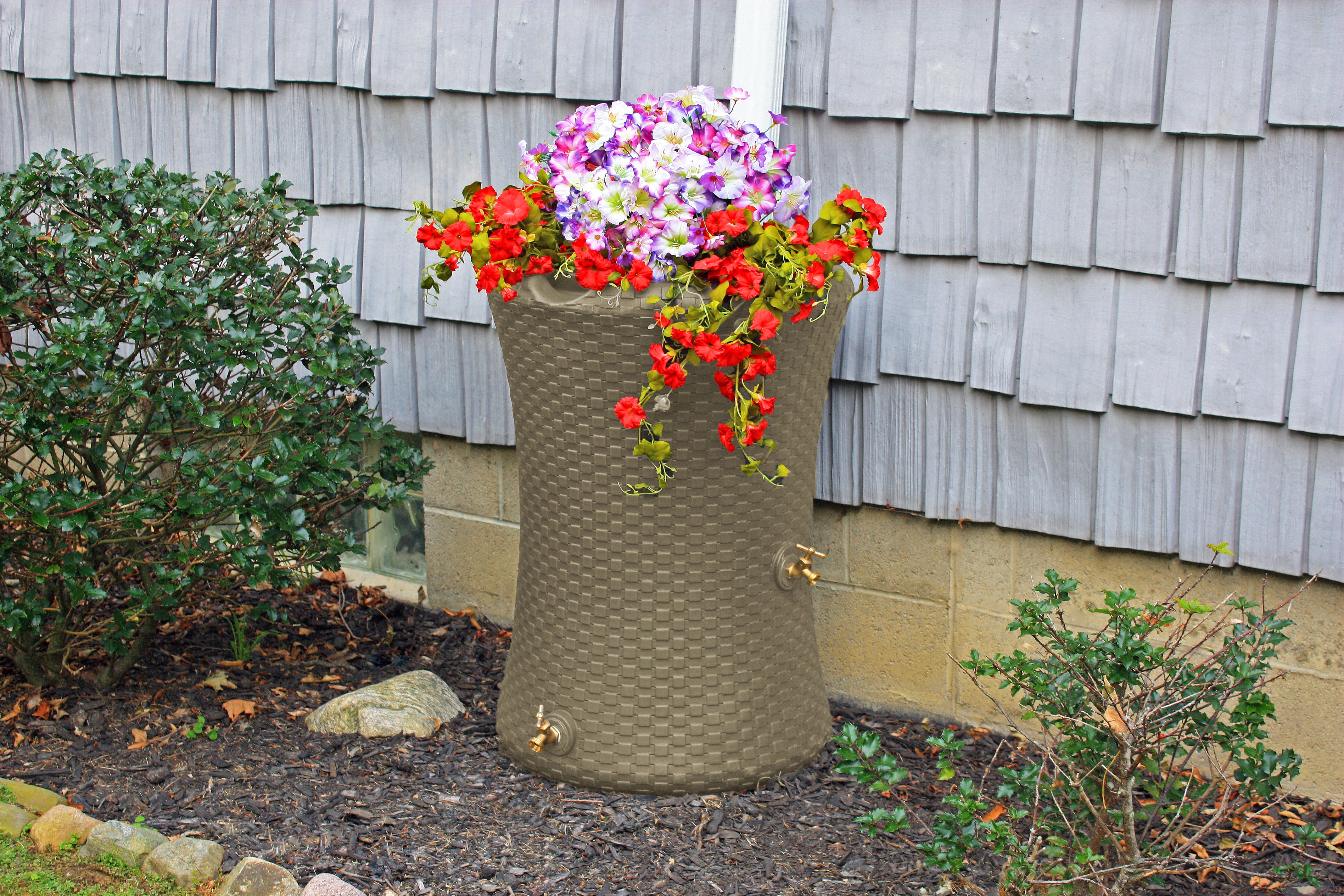 Good Ideas 50 Gallon Nantucket Rain Barrel Planter, Coyote Granite - VMInnovations