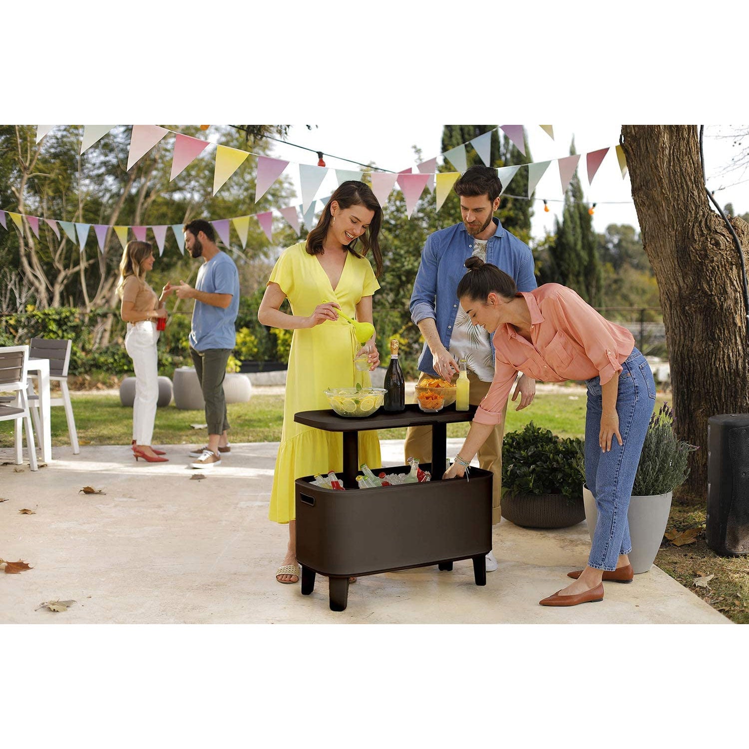 Keter Breeze Bar 17 Gallon Cooler with Pop-Up Table Top Bar Cart, Espresso Brown - VMInnovations