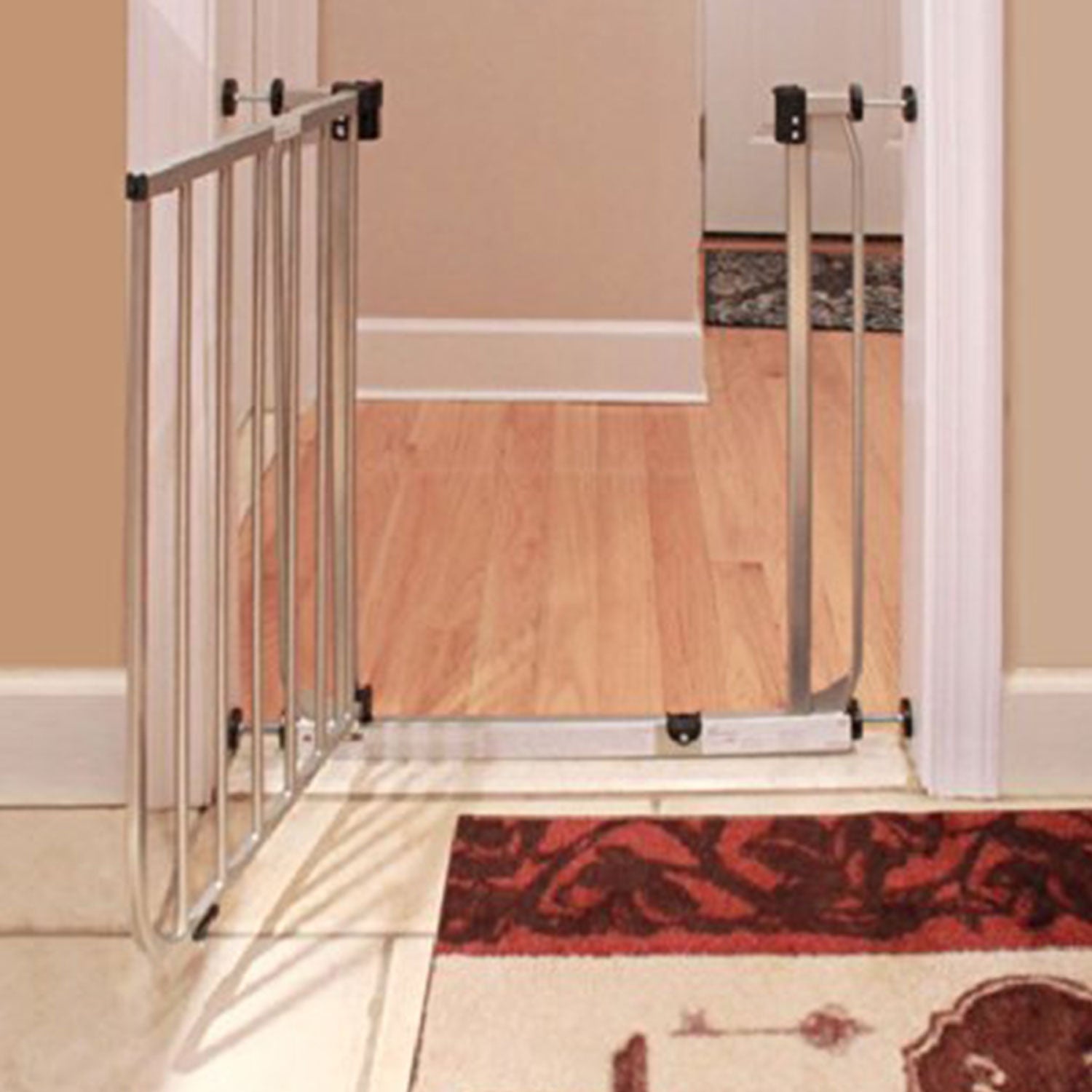 Dreambaby Dawson 28-32" Auto-Close Stay Open Security Gate, Silver (Open Box)