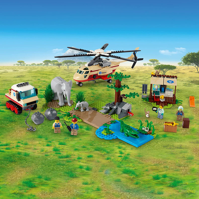 LEGO City Wildlife Rescue Operation Playset w/ Animals & 4 Minifigs, 525 Pieces