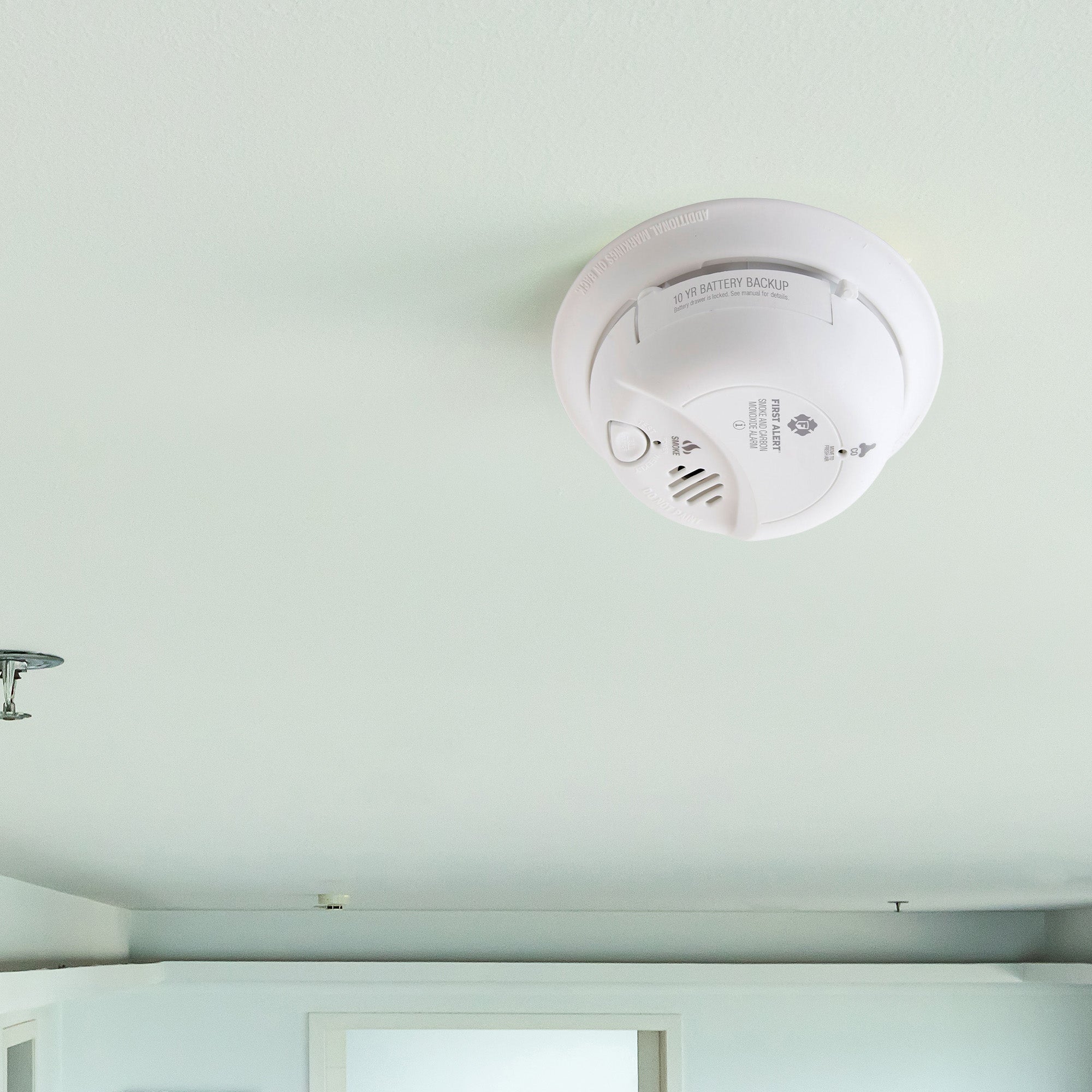 First Alert Smoke and Carbon Monoxide Alarm Detector with 9 Volt Battery, White - VMInnovations
