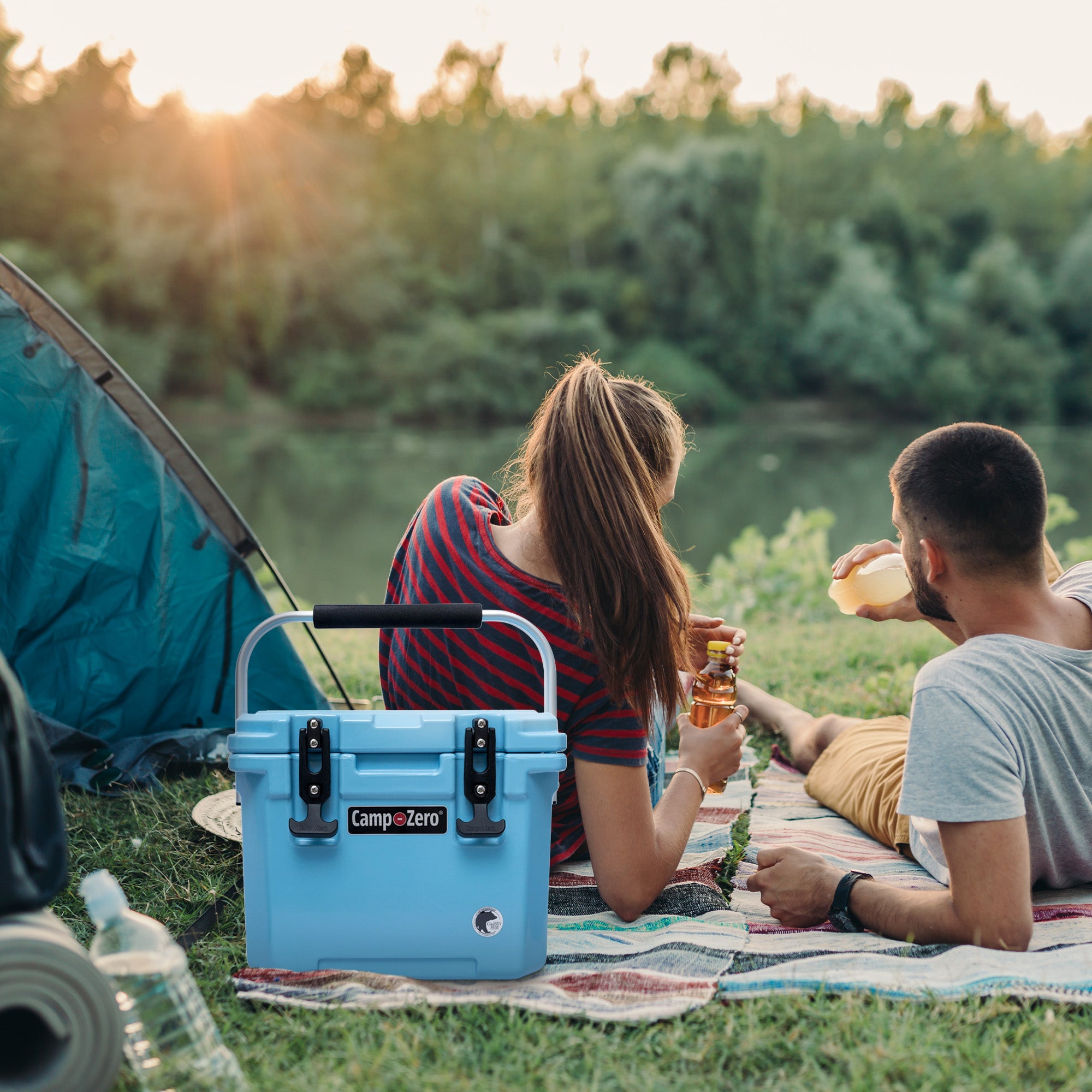 CAMP-ZERO 10 Liter 10.6 Quart Lidded Cooler with 2 Molded In Cup Holders, Sky - VMInnovations