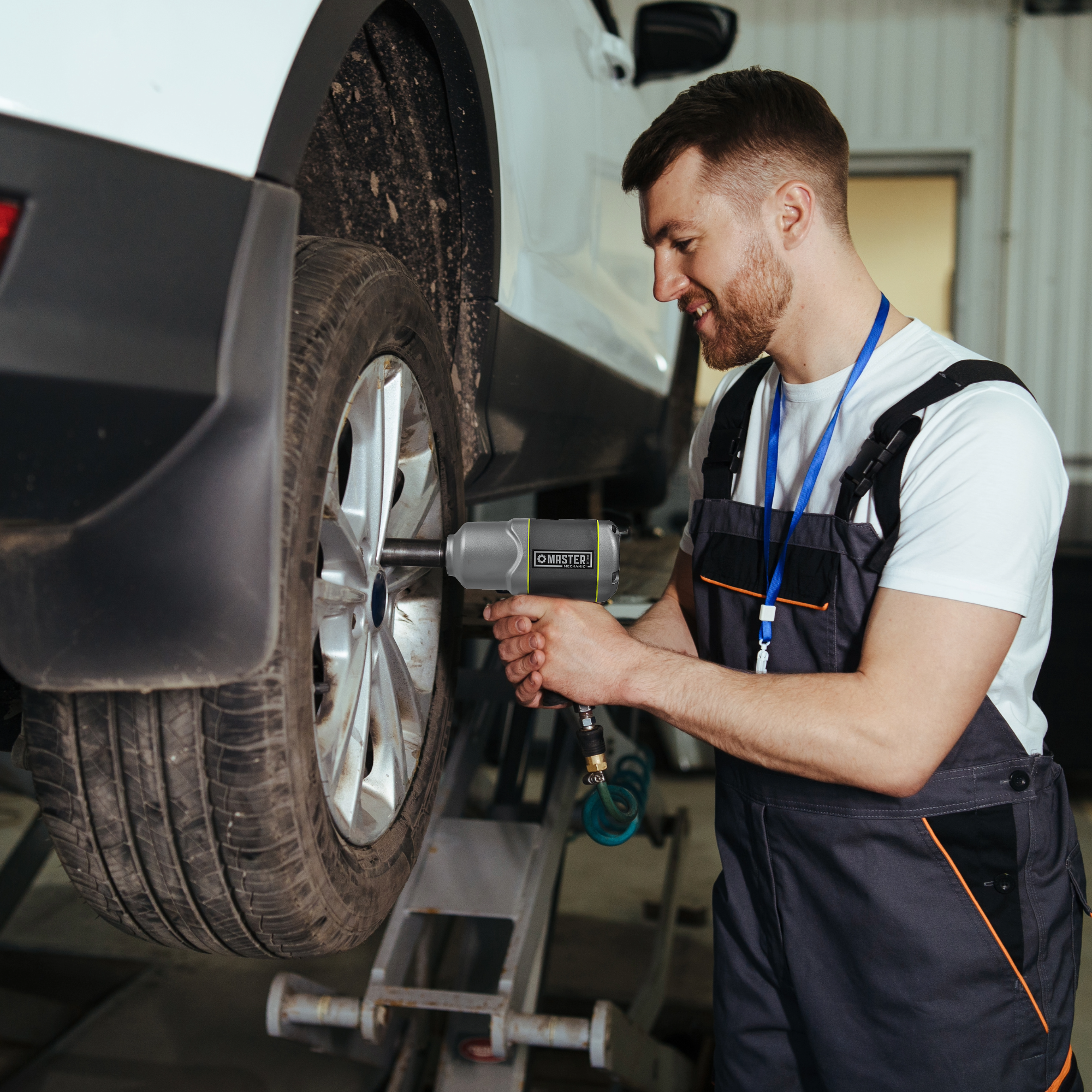 Master Mechanic 4.6 CFM 90 PSI 1/2" Pneumatic Composite Air Impact Wrench w/Grip - VMInnovations