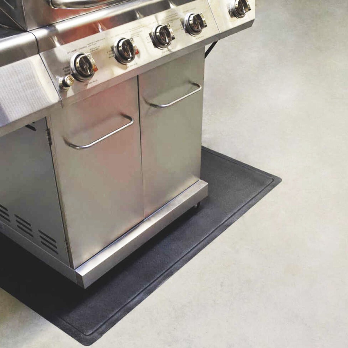 DiversiTech 30 Inch Ultra Grill Mat with Secure Use on Composite Decks, (Used) - VMInnovations