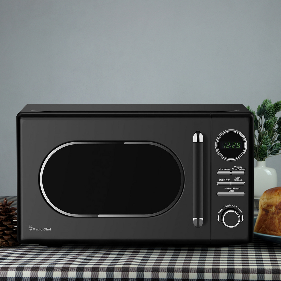 Magic Chef 0.7 Cubic Feet 700 Watt Classic Retro Microwave, Black (Open Box)