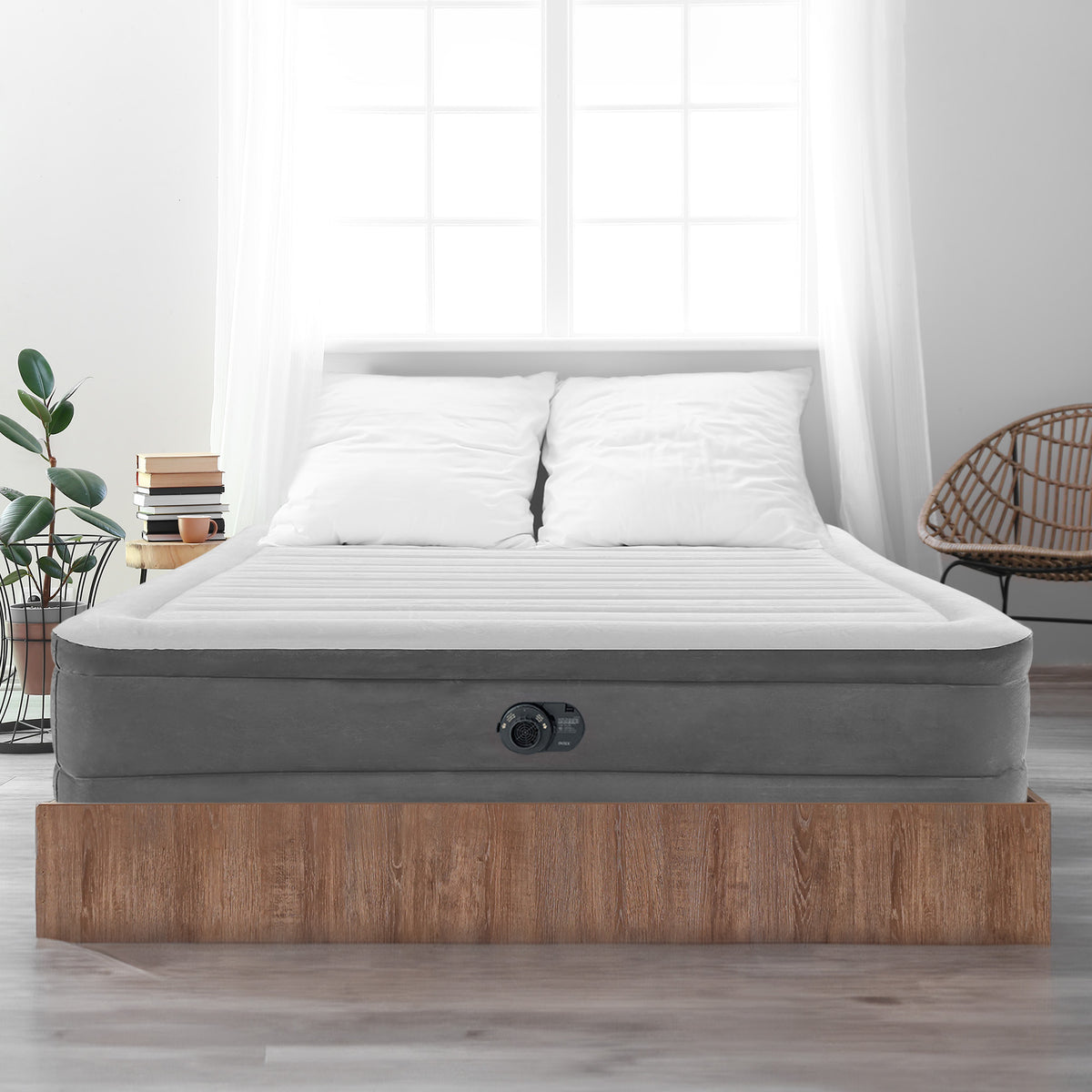 Intex 18-inch Elevated Premium Comfort Airbed w/ Built-In Pump (For Parts)
