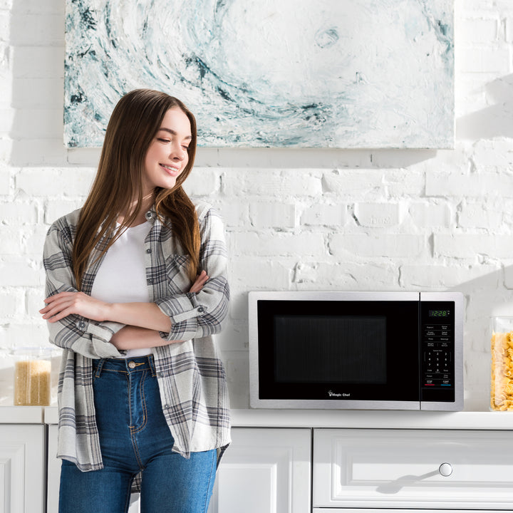 Magic Chef 900 Watt 0.9 Cubic Ft Digital Countertop Microwave, Silver (Open Box) - VMInnovations