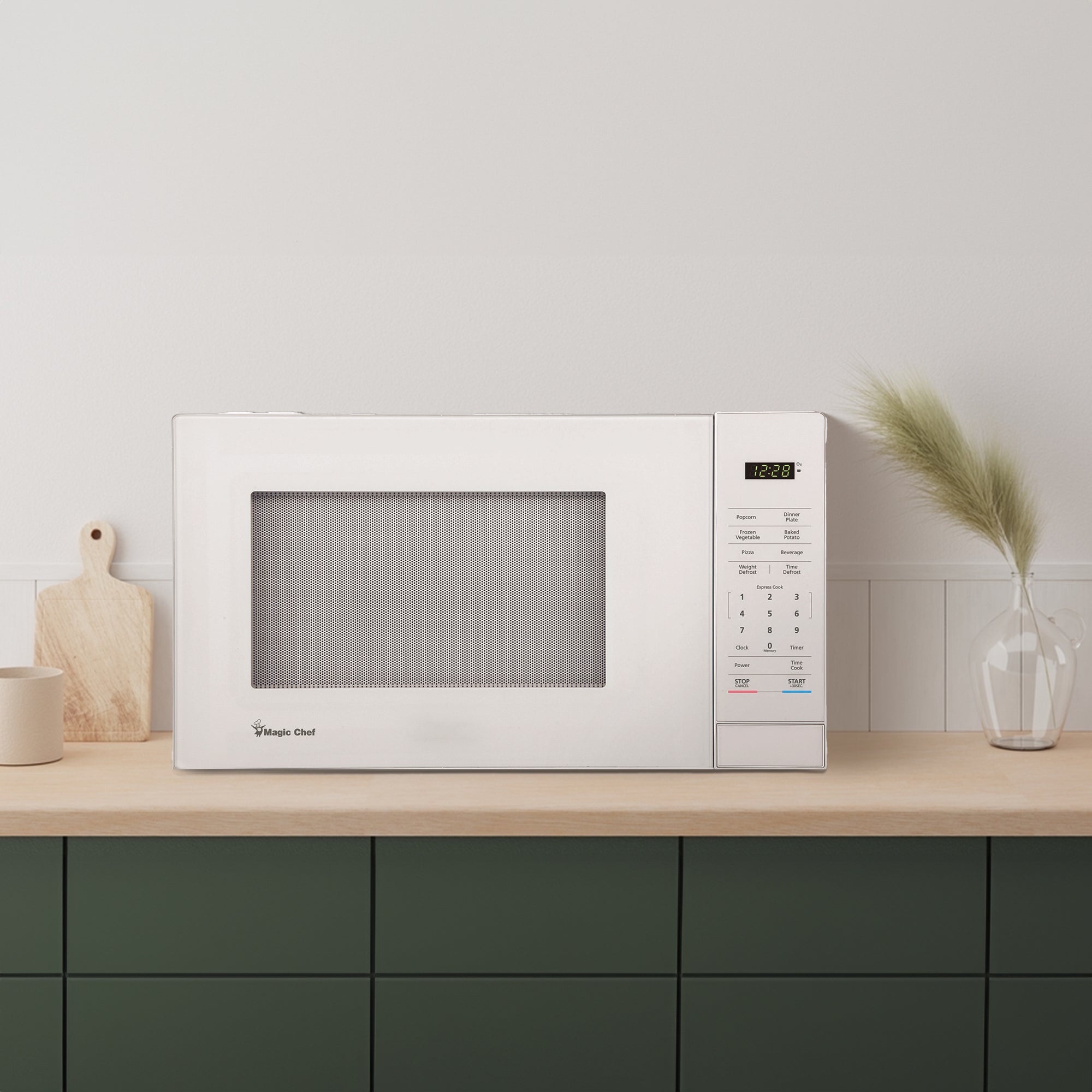 Magic Chef 1000 W 1.1 Cubic Feet Digital Touch Countertop Microwave, White(Used)