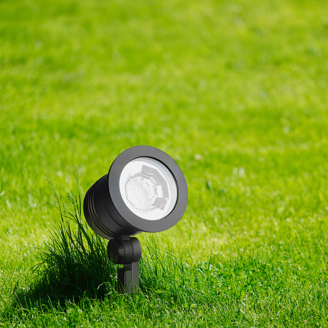 Fusion LED Spotlight Metal Outdoor Light w/ 1000 Lumens, Black (Used)