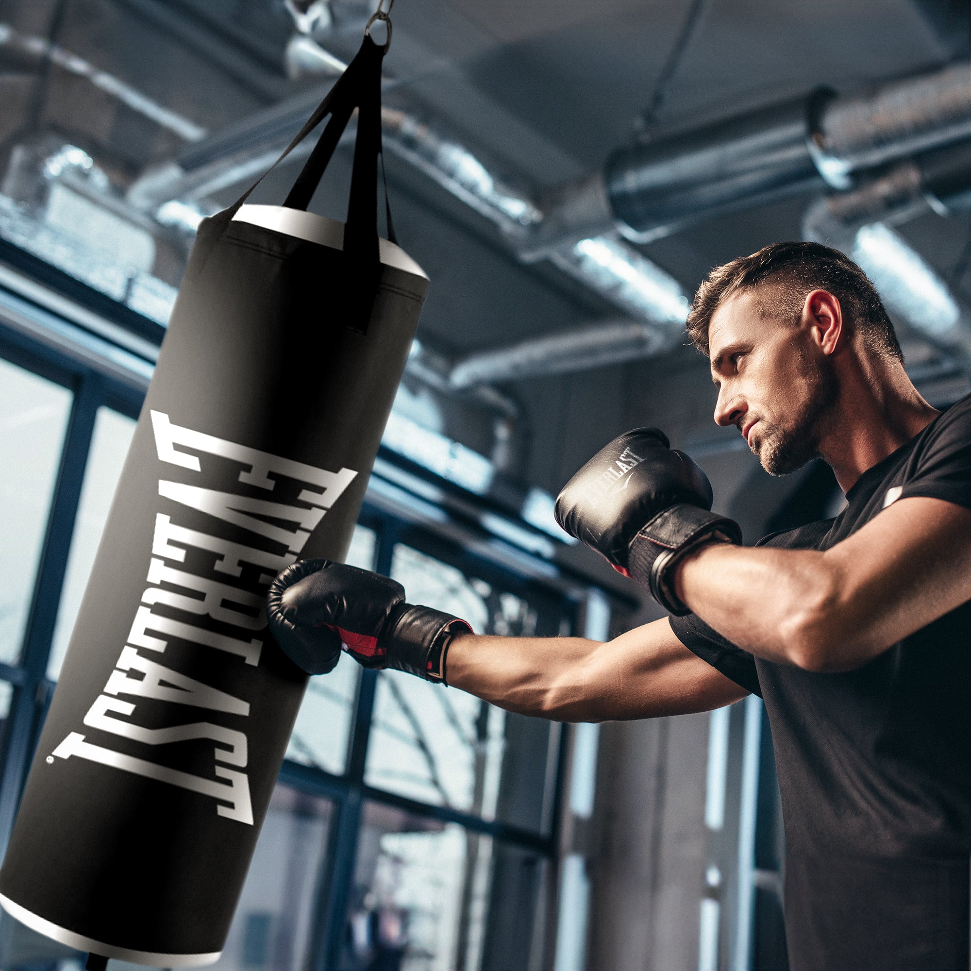 Everlast Core Heavy Bag w/Reinforced Nylon Hanging Strap & D Rings, Black (Used) - VMInnovations