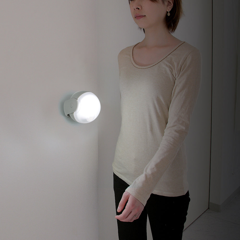 LUXWORX Weather Resistant Battery Powered Motion Sensor Light w/ Flexible Tripod