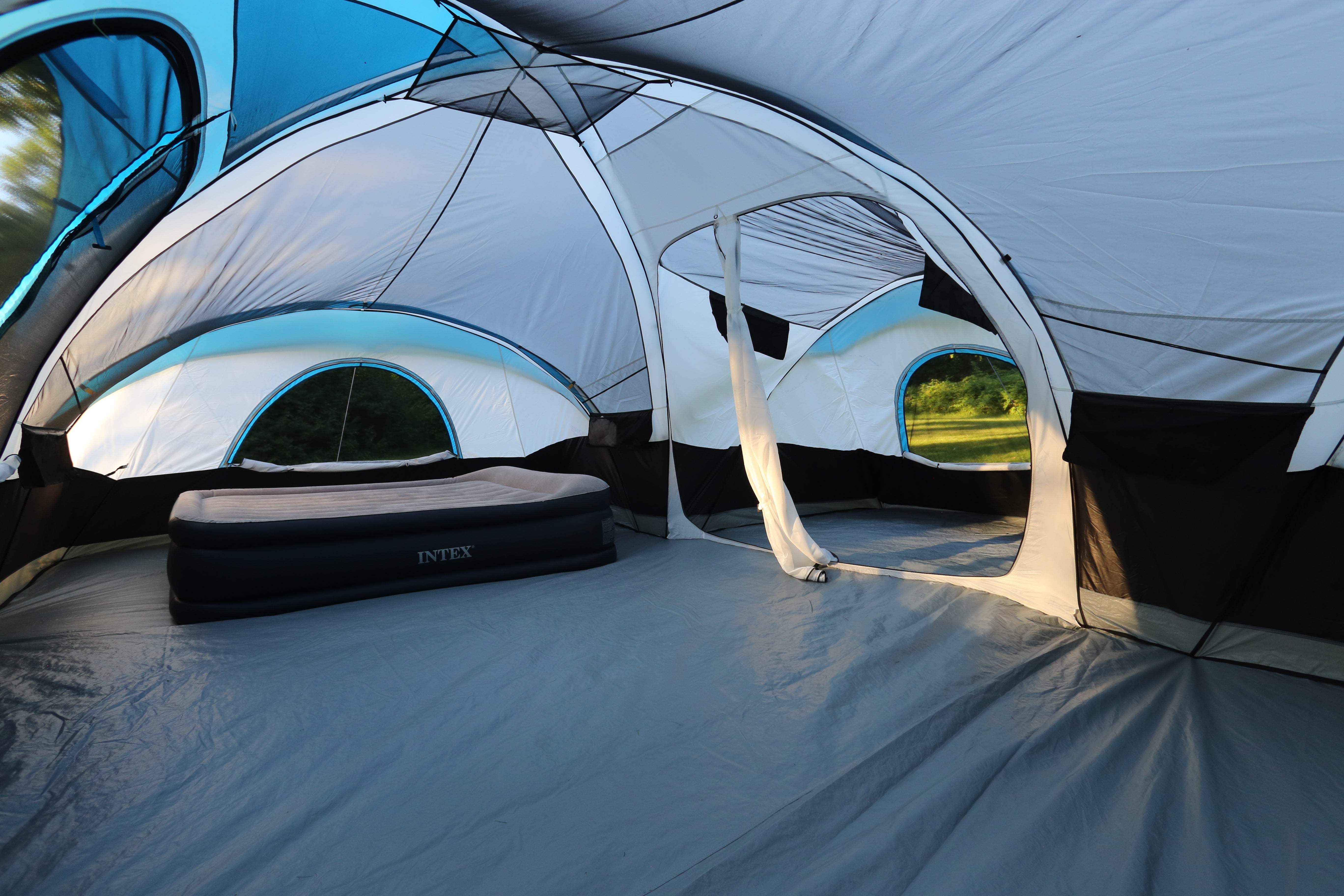 Tahoe Gear Manitoba 14-Person 20' x 17' Outdoor Tent with Rainfly (Open Box)