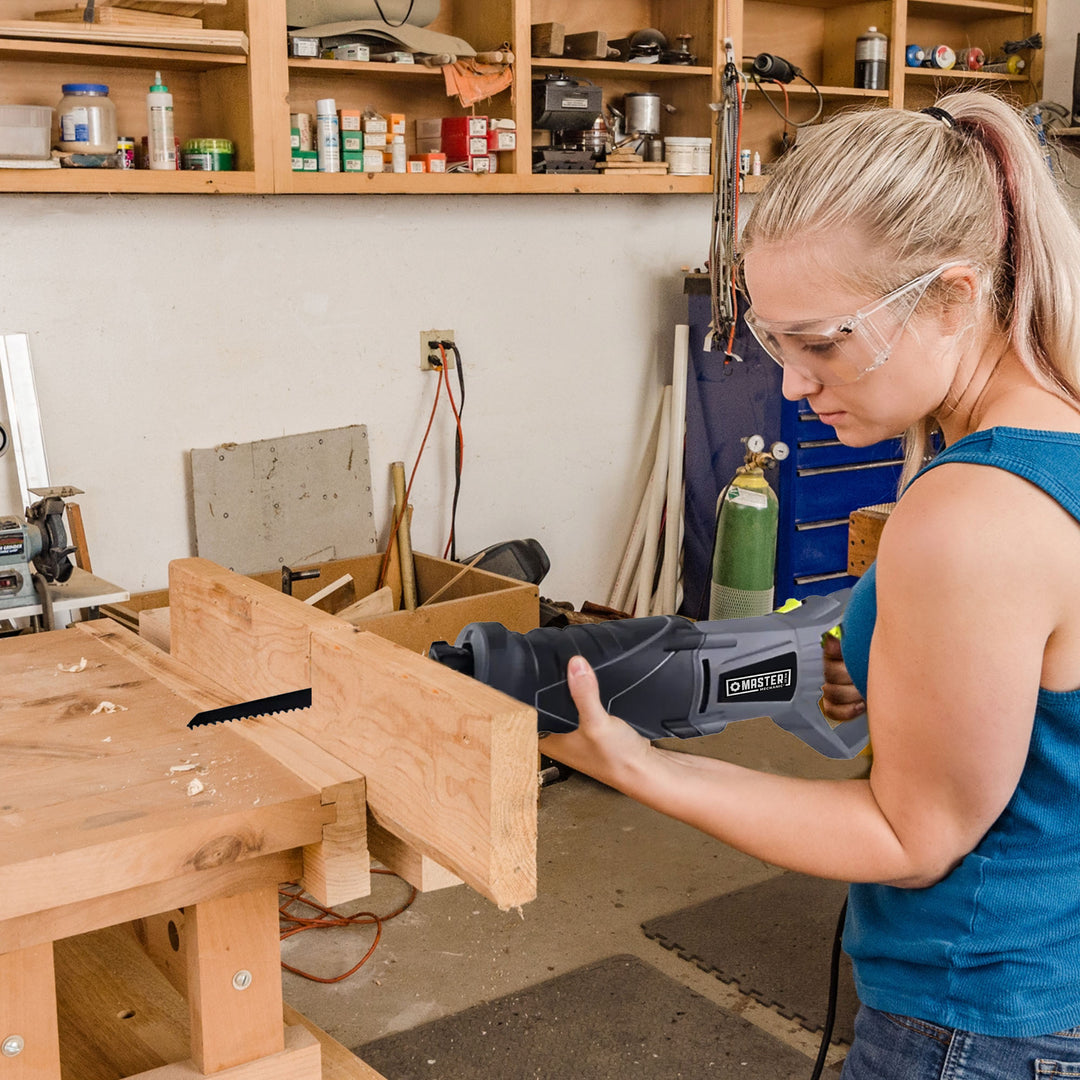 Master Mechanic Reciprocating Saw, Toolless Blade Change, 0-2800 SPM (Used) - VMInnovations