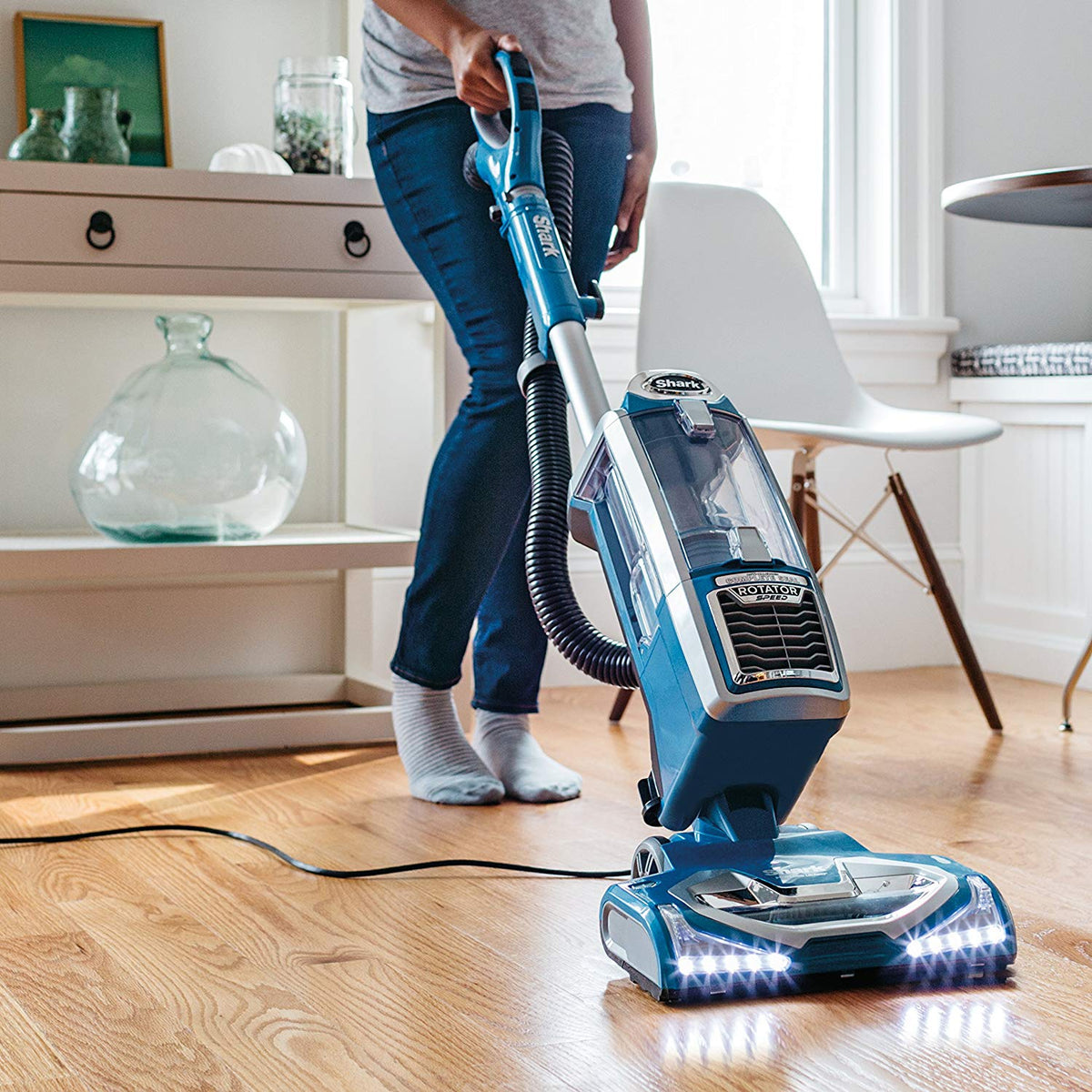 Shark NV682 Lift Away Upright Vacuum, Blue (Certified Refurbished) (For Parts)
