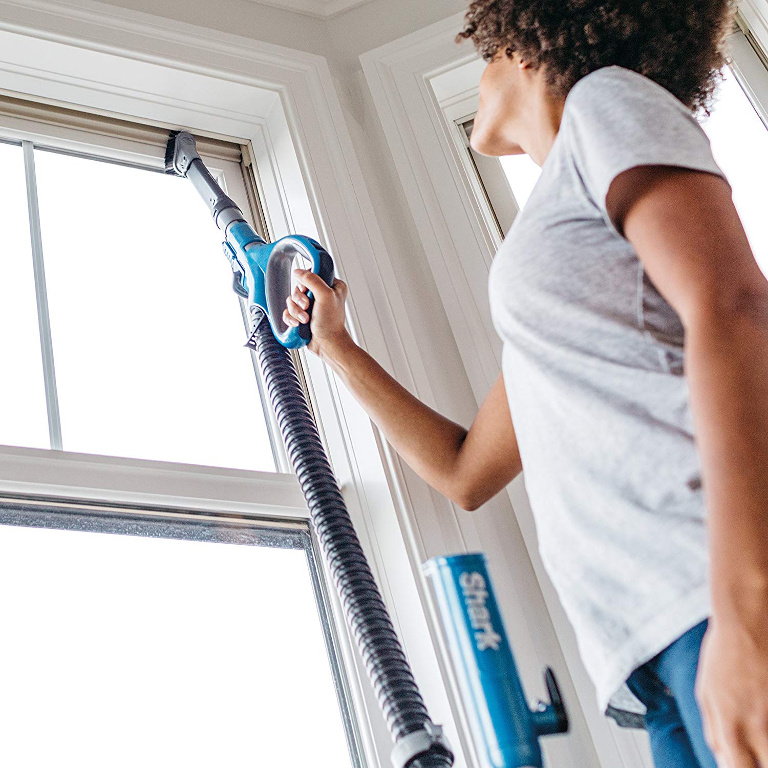 Shark NV682 Lift Away Upright Vacuum, Blue (Certified Refurbished) (For Parts)