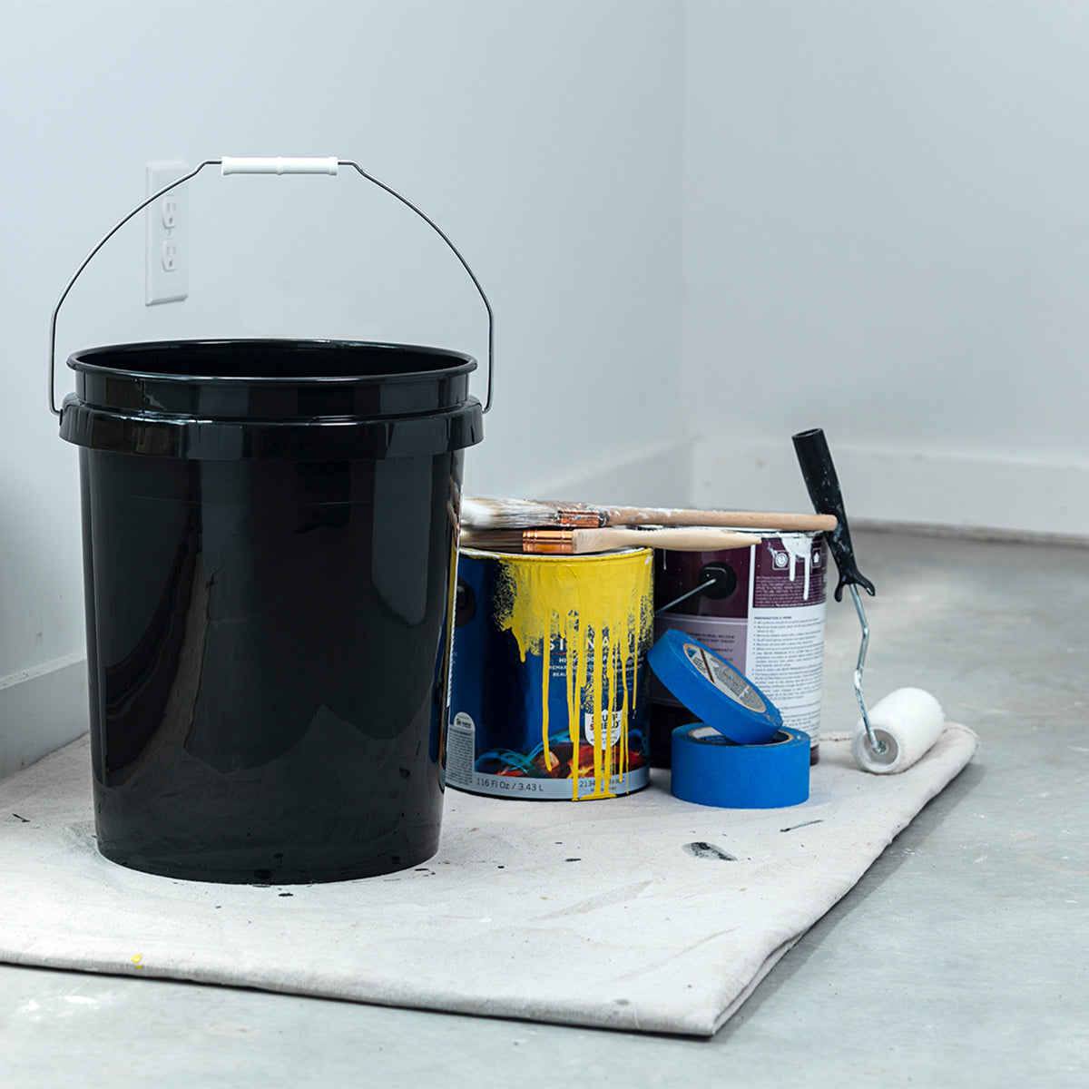 United Solutions 5 Gallon Utility Plastic Bucket with Handle, Black (5 Pack)