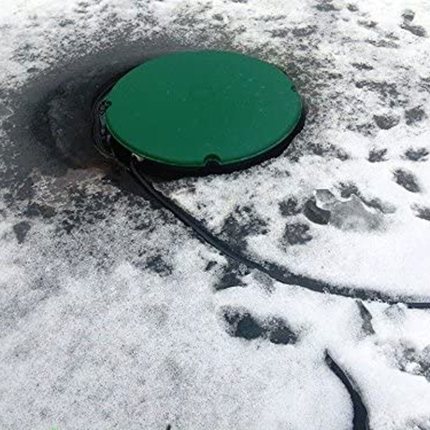 Farm Innovators PS-200 Cast Aluminum 200 Watt All Pond Floating De-Icer Heater - VMInnovations