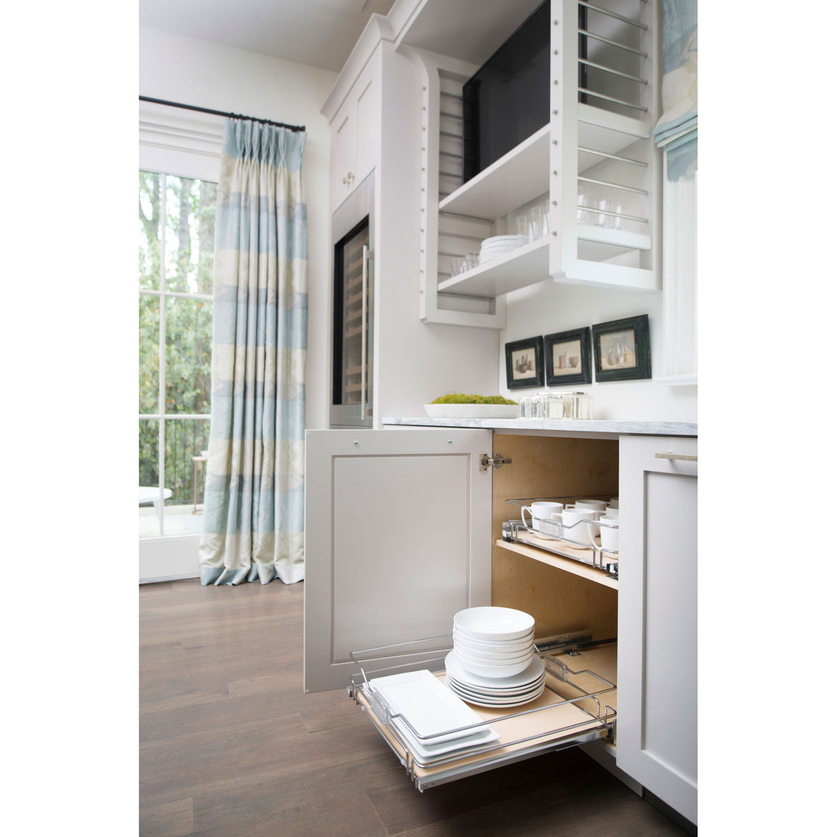 Rev-A-Shelf 33 Inch Single Cabinet Pull Out Basket w/ Soft Close (Used)