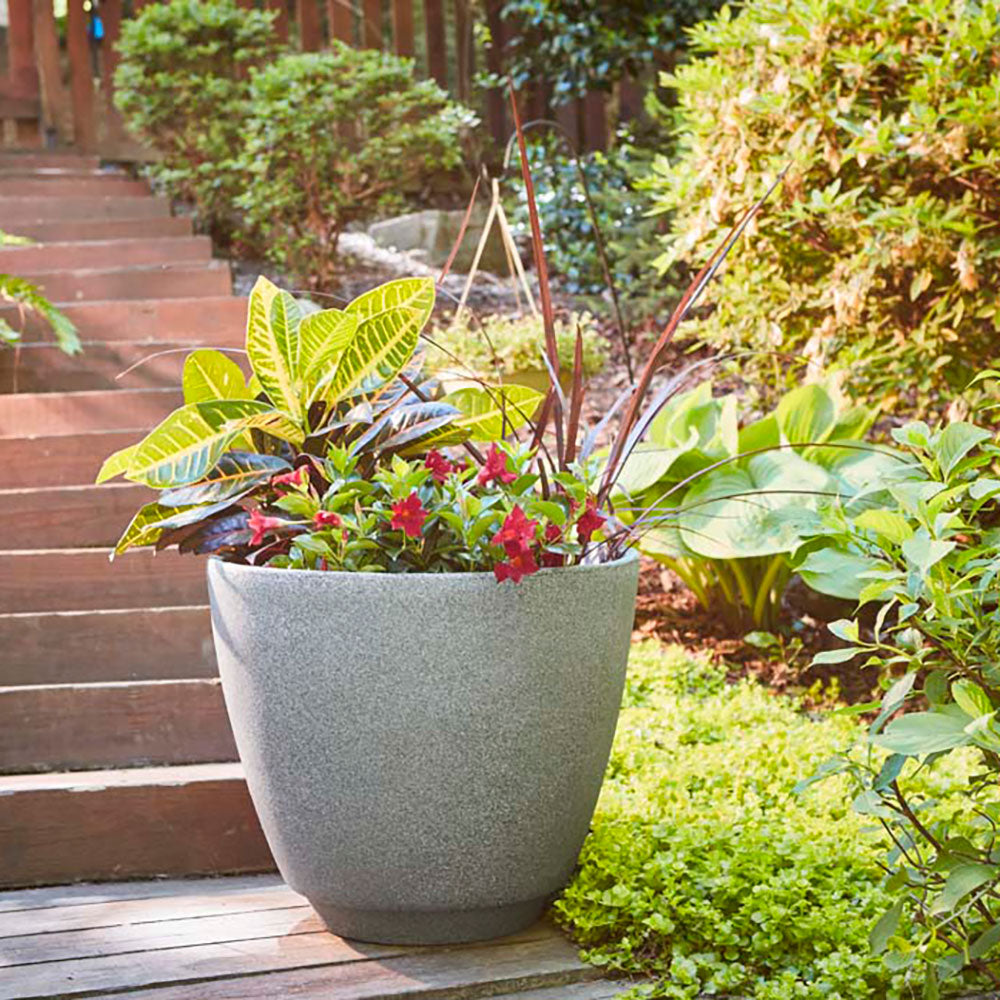Southern Patio Dynamic Design 15 In Metro Resin Planter, Monzonite (Open Box)