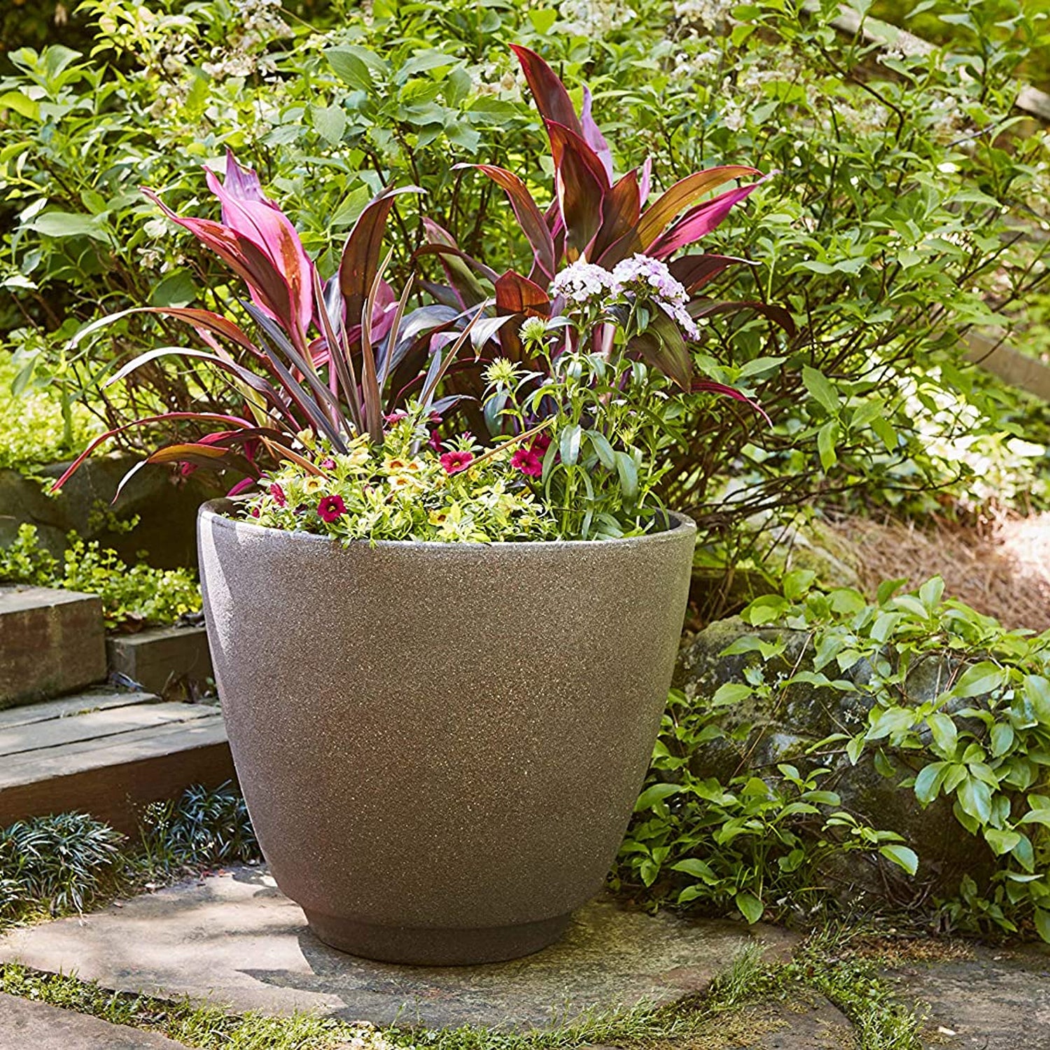 Southern Patio Metro 20 Inch Diameter Brown Resin Outdoor Planter Urn (Damaged)