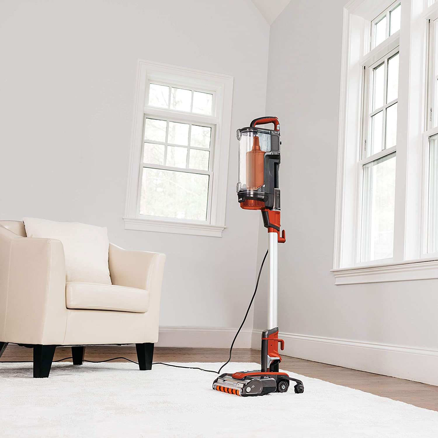 Shark APEX UpLight DuoClean Lift Away Bagless HEPA Stick Vacuum Cleaner (Used)