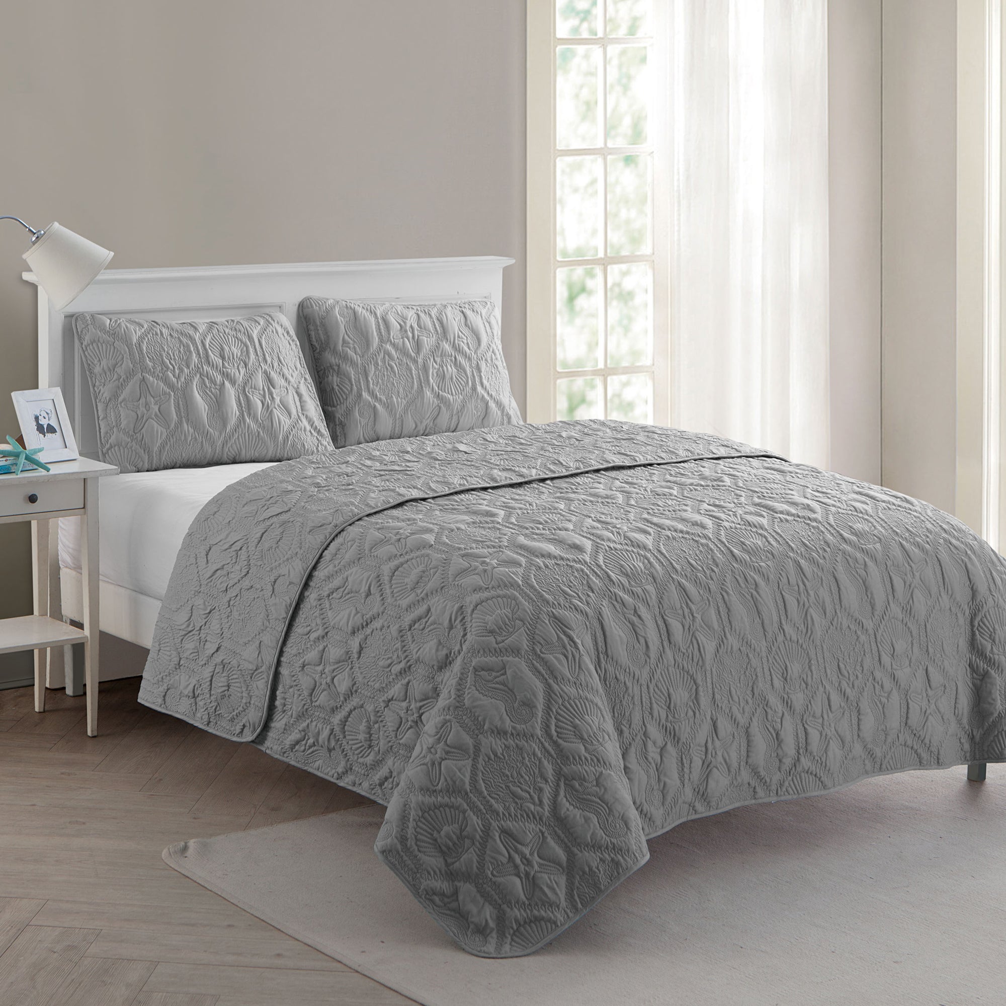VCNY Home Shore Gray 3 Piece Bed Quilt and 2 Pillow Shams Set, King (Open Box)