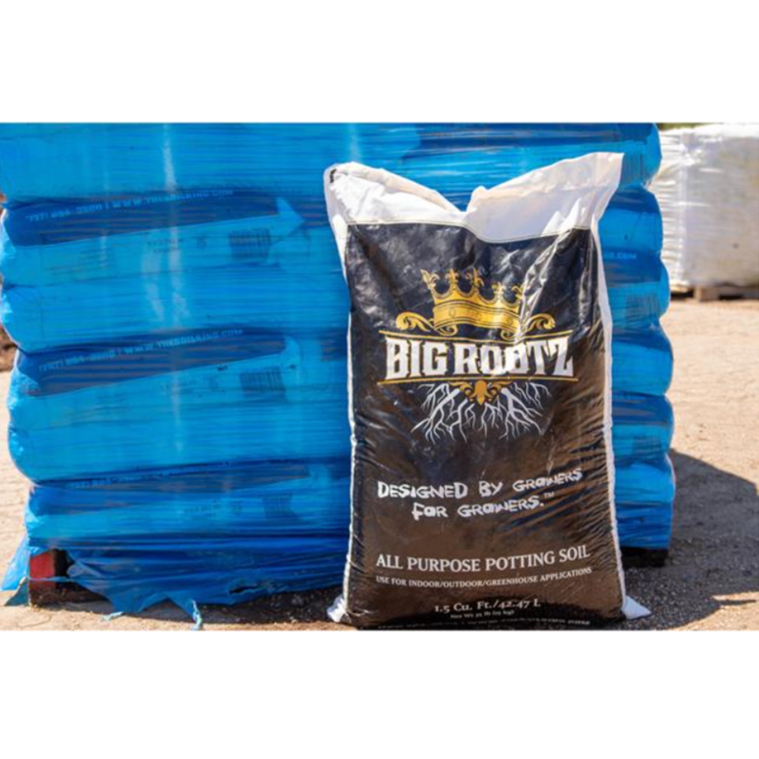 The Soil King Big Rootz 1.5 Cu. Ft Bag All Purpose Potting Soil for Root Growth - VMInnovations