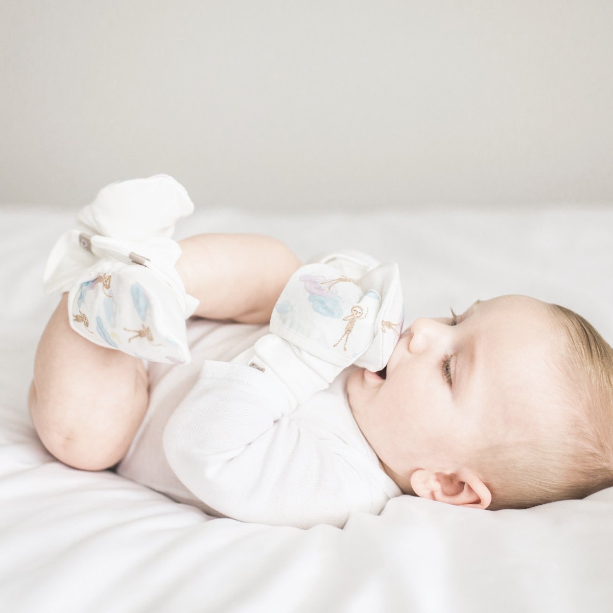 Goumikids Organic Baby Outfits & Accessories Bundle, 0-3M Dreams Full of Wonder - VMInnovations