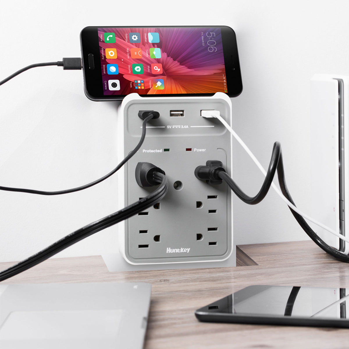 Huntkey Surge Protecting Wall Outlet 6 AC Plugs and 3 USB Ports (Open Box)