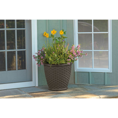 Suncast Sonora 18 Inch Resin Wicker Yard Garden Flower Planter, Brown (Used)