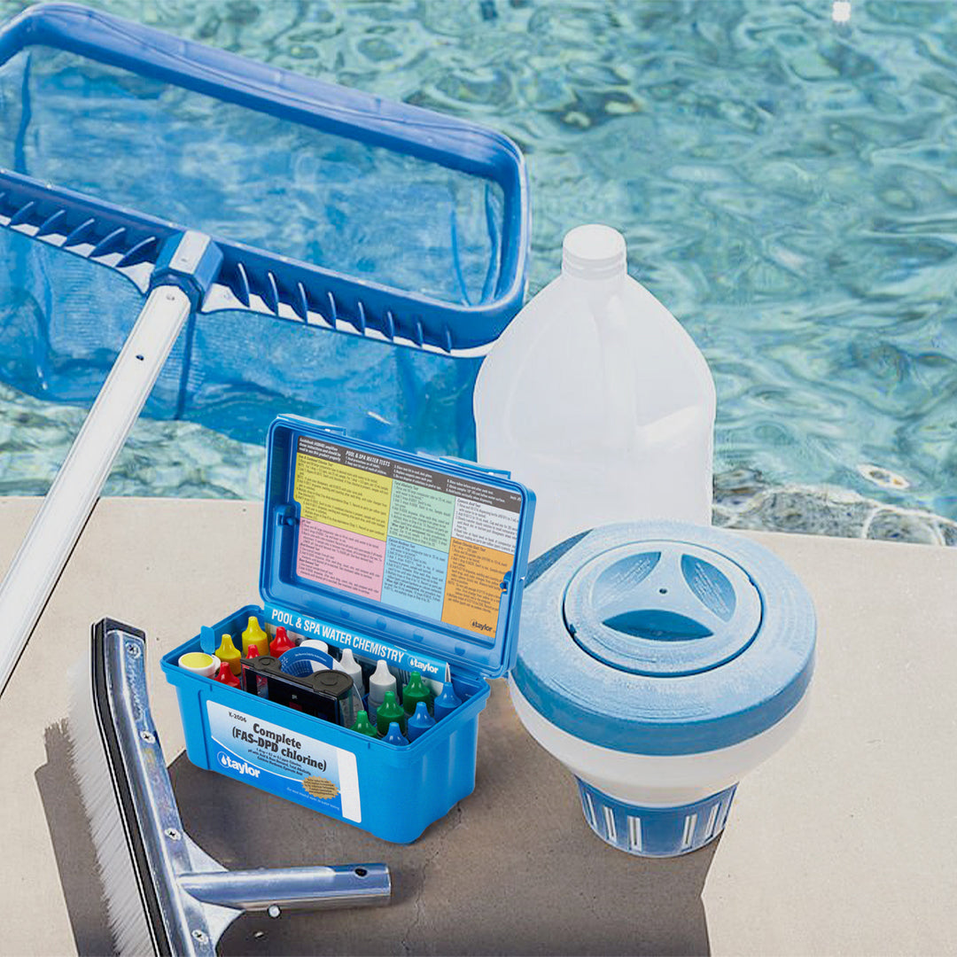 Taylor K2006 Complete Pool Water Test Kit for Chlorine, pH, Alkalinity (Used)