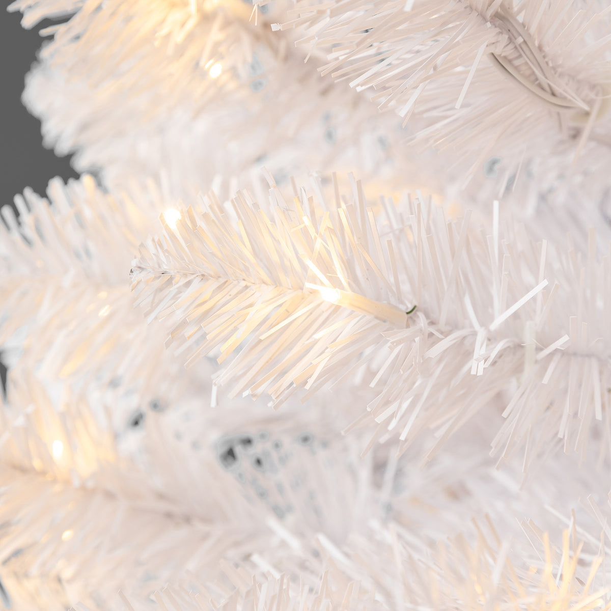 Home Heritage Oxford 5' Artificial Prelit Christmas Tree 200 Clear LEDs, White